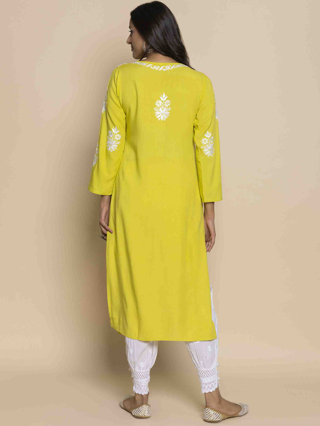 HOUSE OF KARI Floral Embroidered Chikankari Straight Kurta | Swadesiicart