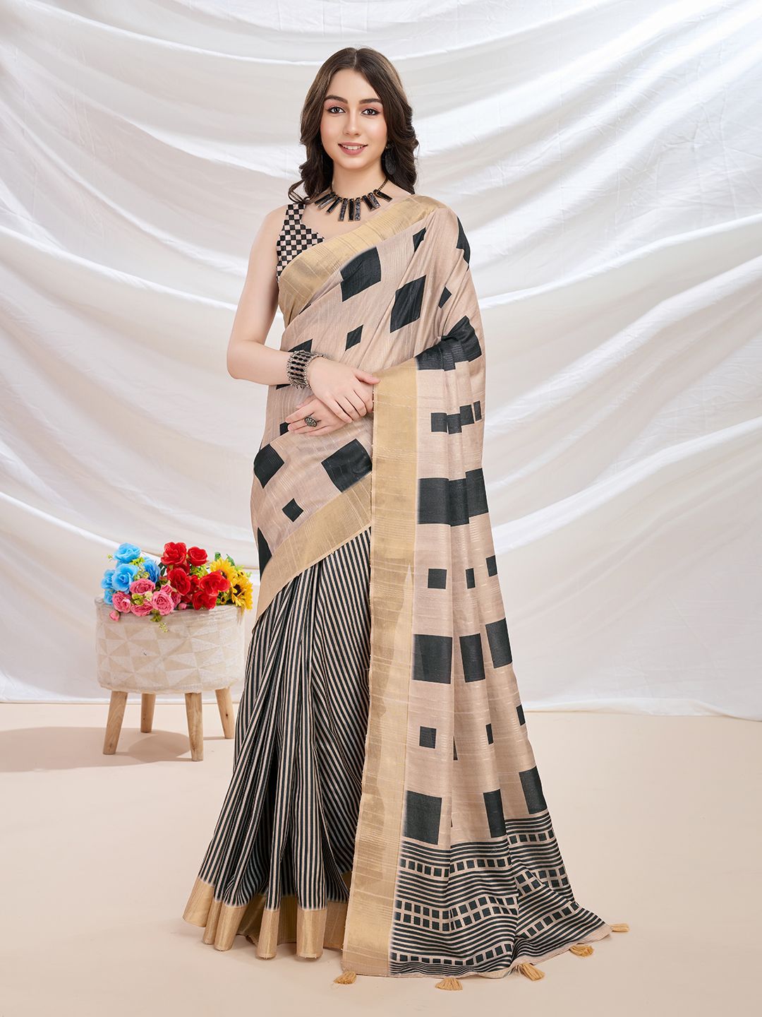 Mitera Silk Blend Designer Banarasi Saree | Swadesiicart