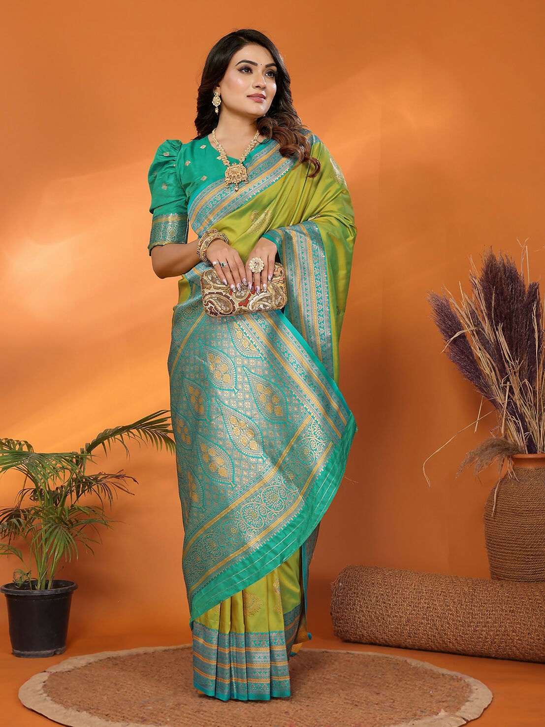 Joban Fashion Banarasi Light Green Small Butti Soft Silk Saree | Swadesiicart