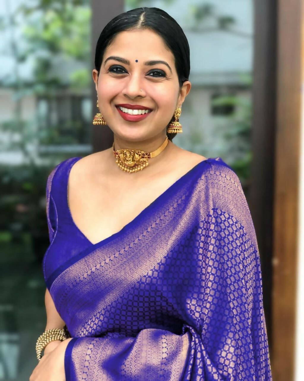 DEIANA'S Beautiful Designer Golden zari Soft Lichi Silk Saree - Royal Blue - Swadesiicart