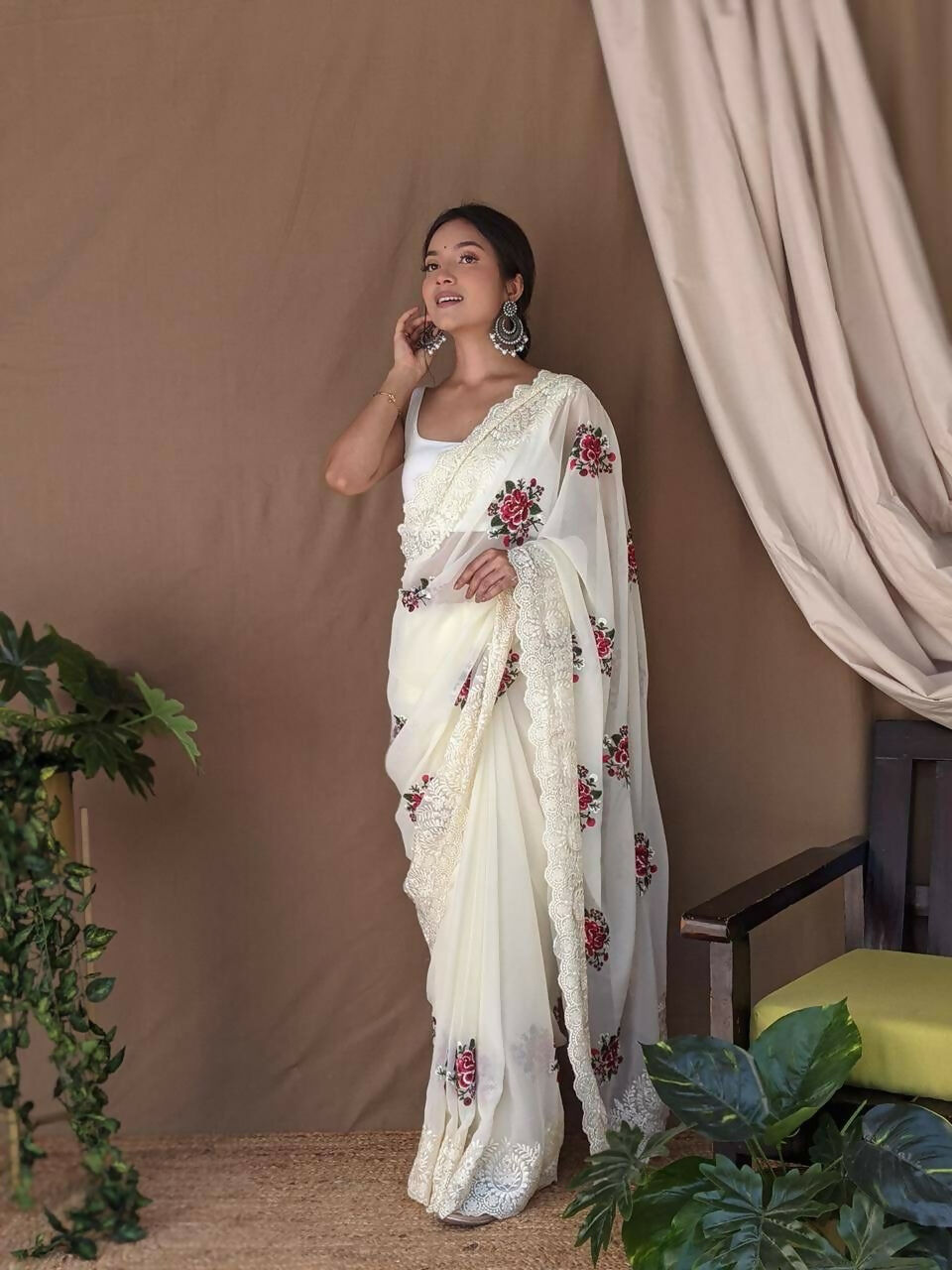 Vamsee Fana Off White Georgette Silk Saree - Swadesiicart