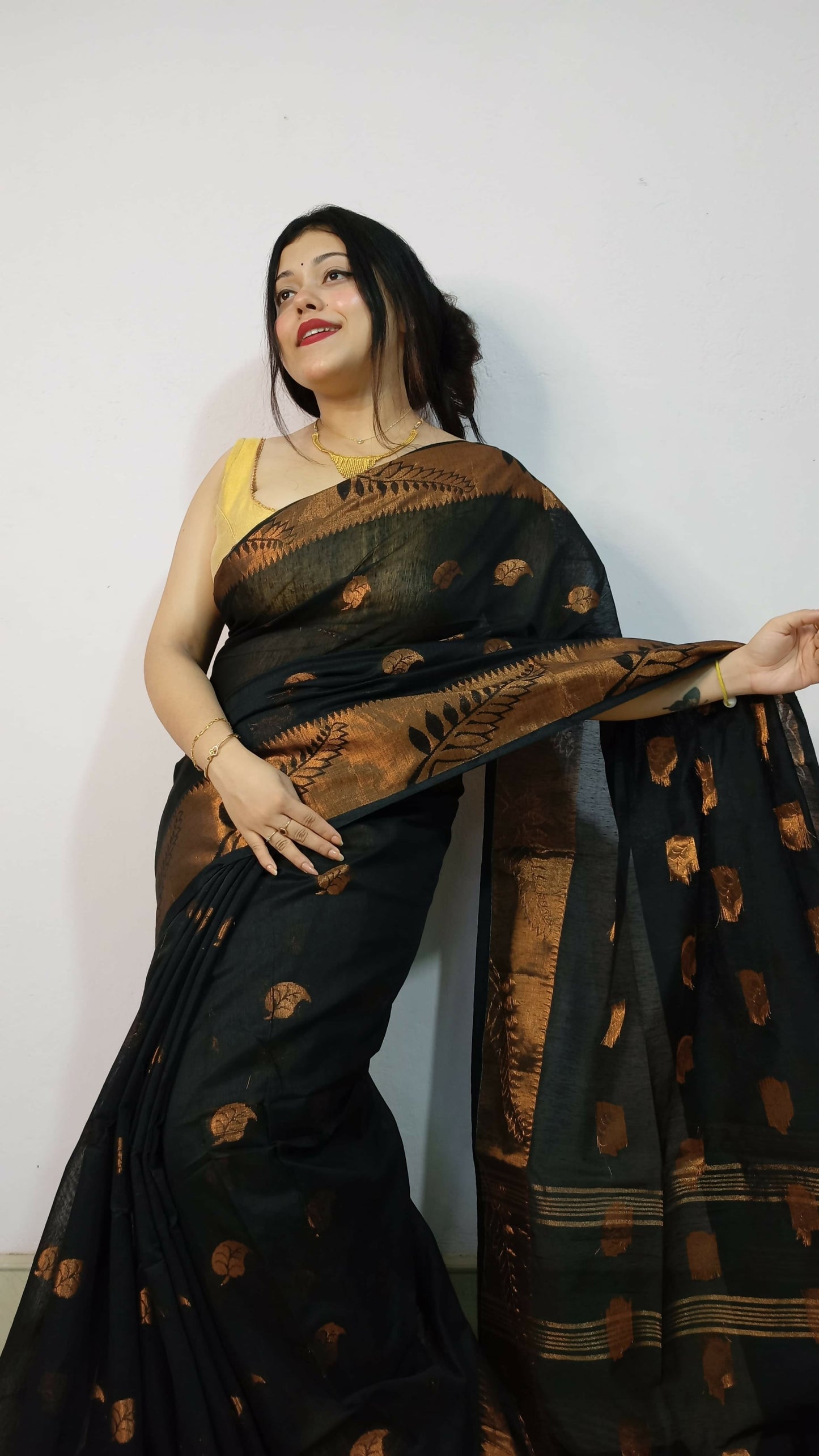 Exclusive Collection Beautiful Black Cotton Silk Woven Handloom Saree With Running Blouse Piece - Swadesiicart