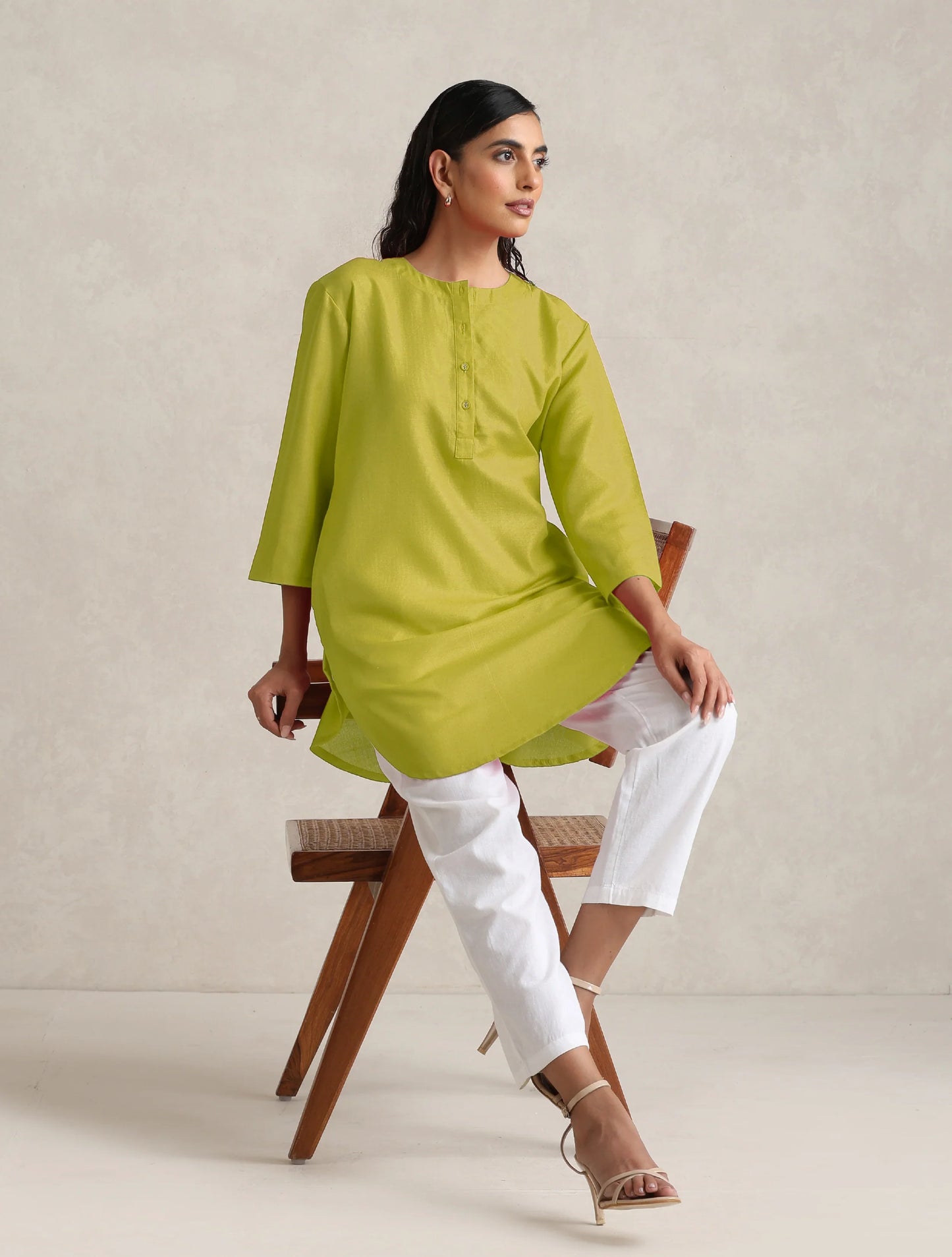 trueBrowns Lime Cotton Blend Short Kurta | Swadesiicart