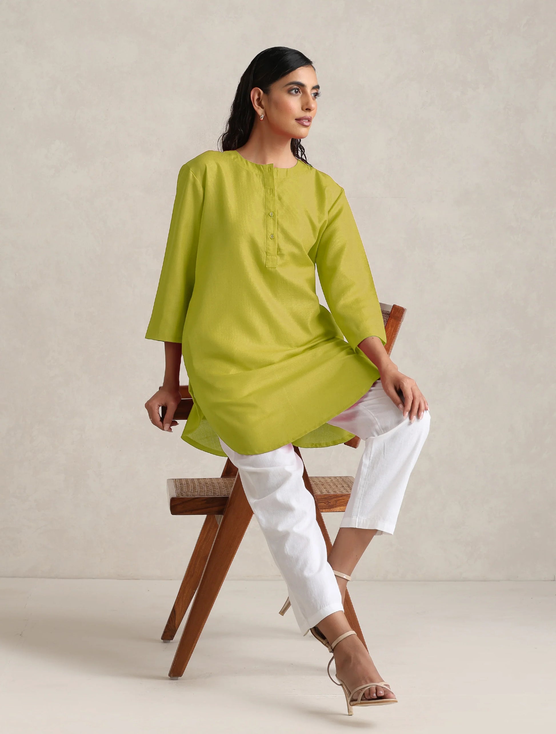 trueBrowns Lime Cotton Blend Short Kurta | Swadesiicart