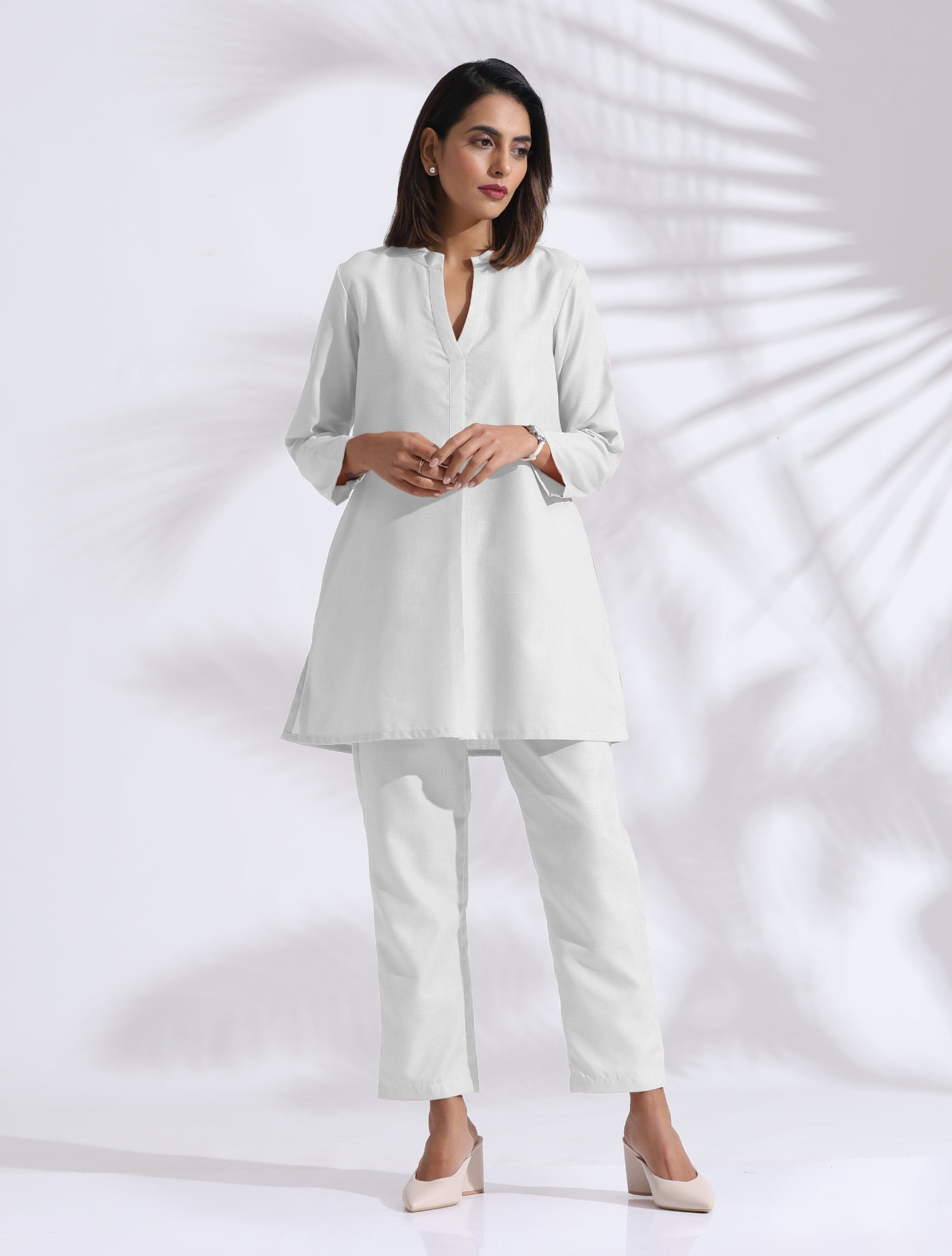 trueBrowns White Cotton Blend Kurta Co-ord Set - Swadesiicart