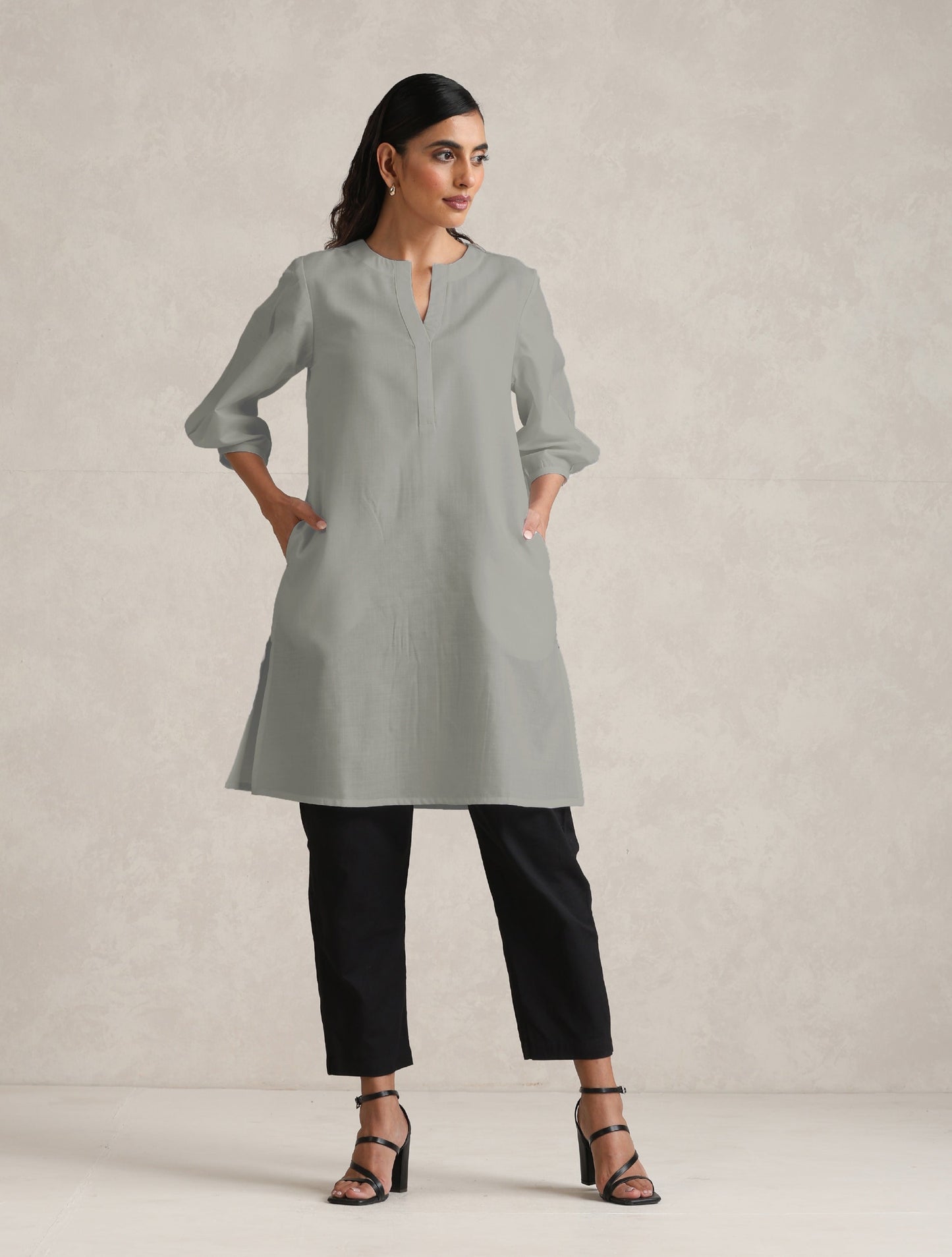 trueBrowns Grey Cotton Blend Short Kurta | Swadesiicart