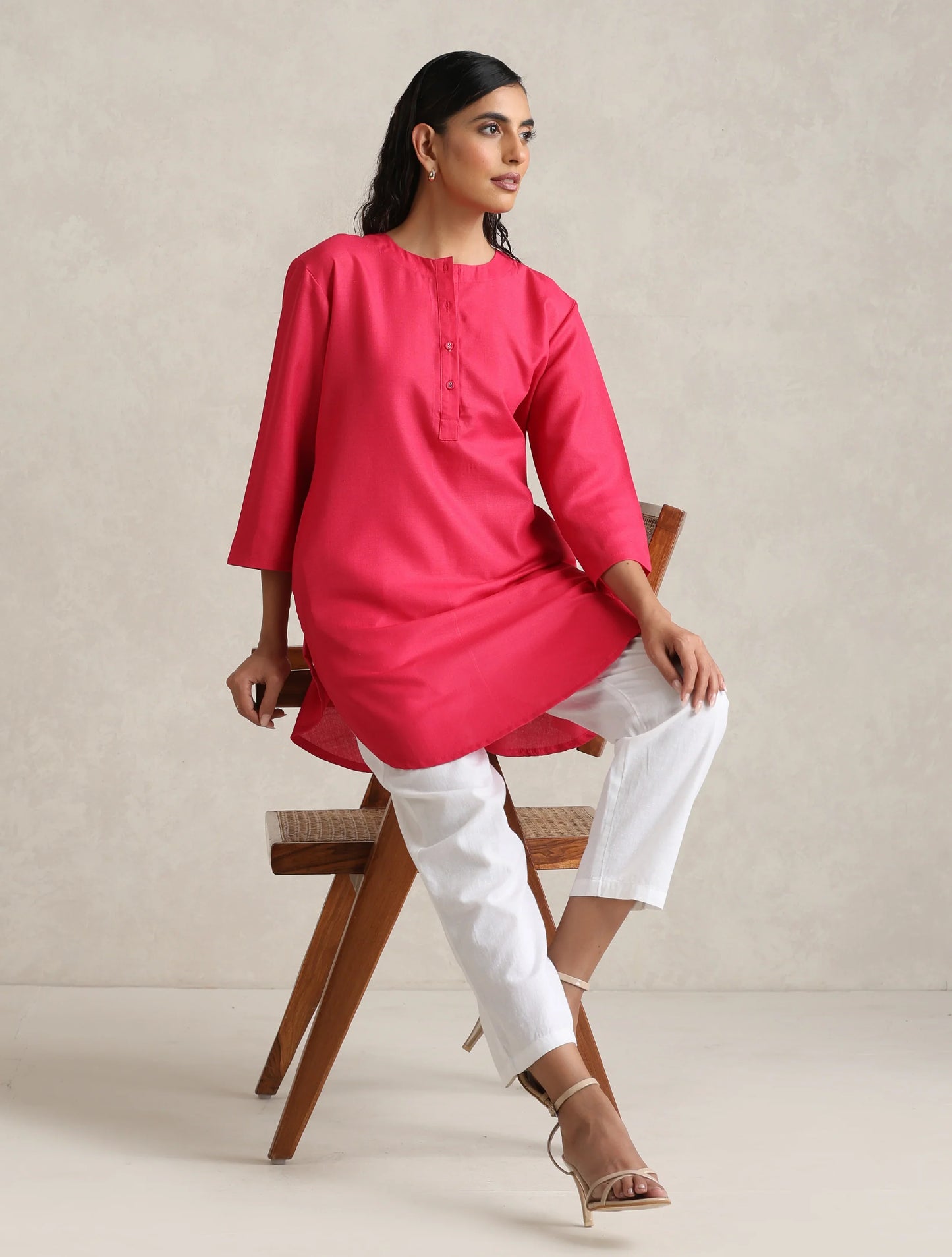 trueBrowns Fuchsia Cotton Blend Short Kurta | Swadesiicart