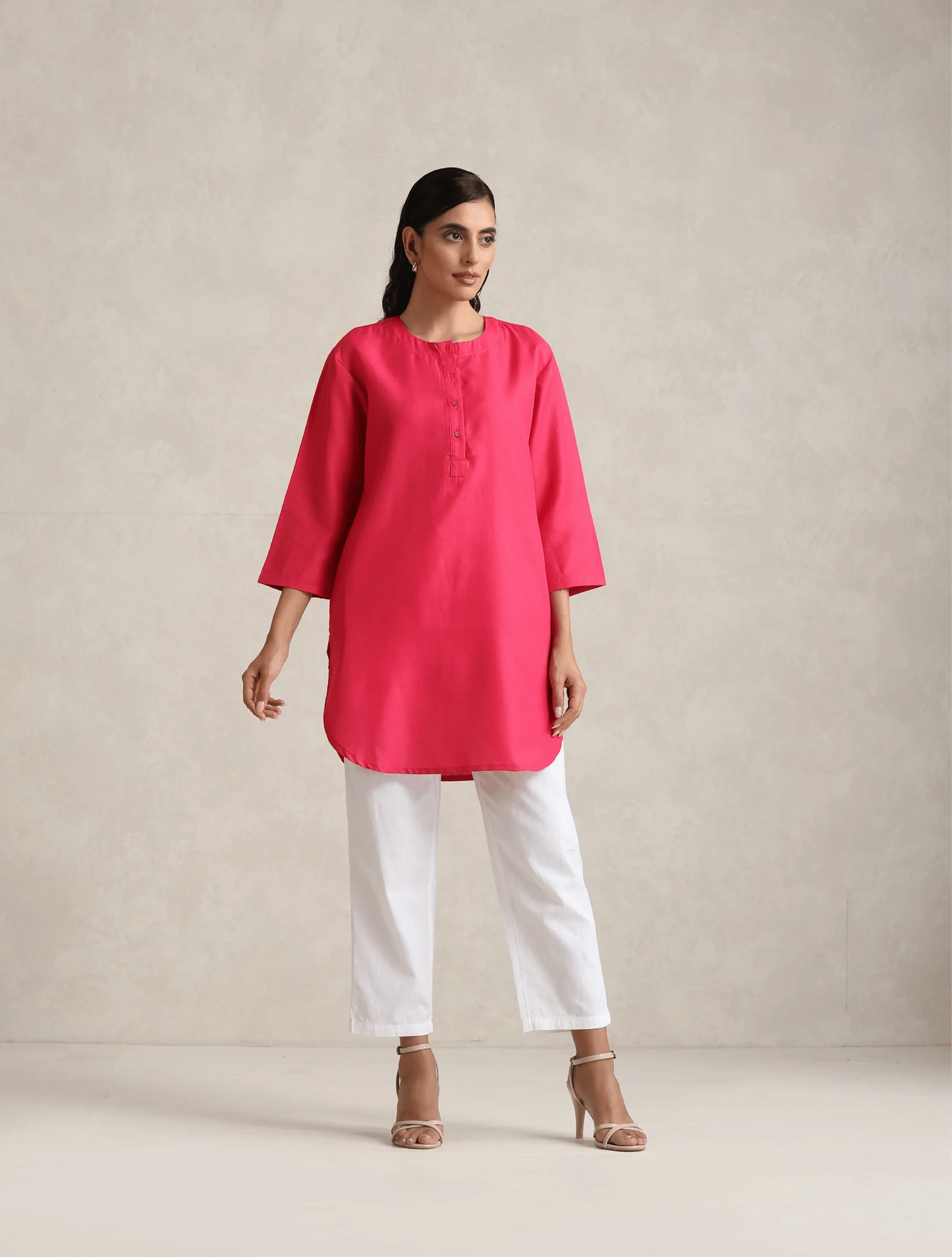 trueBrowns Fuchsia Cotton Blend Short Kurta | Swadesiicart