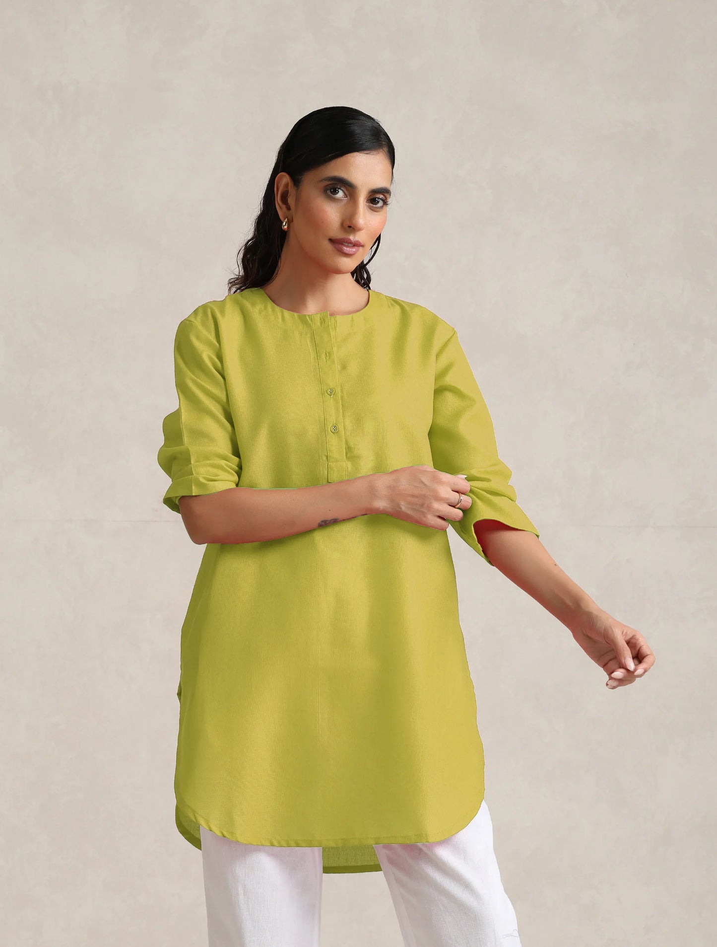 trueBrowns Lime Cotton Blend Short Kurta | Swadesiicart