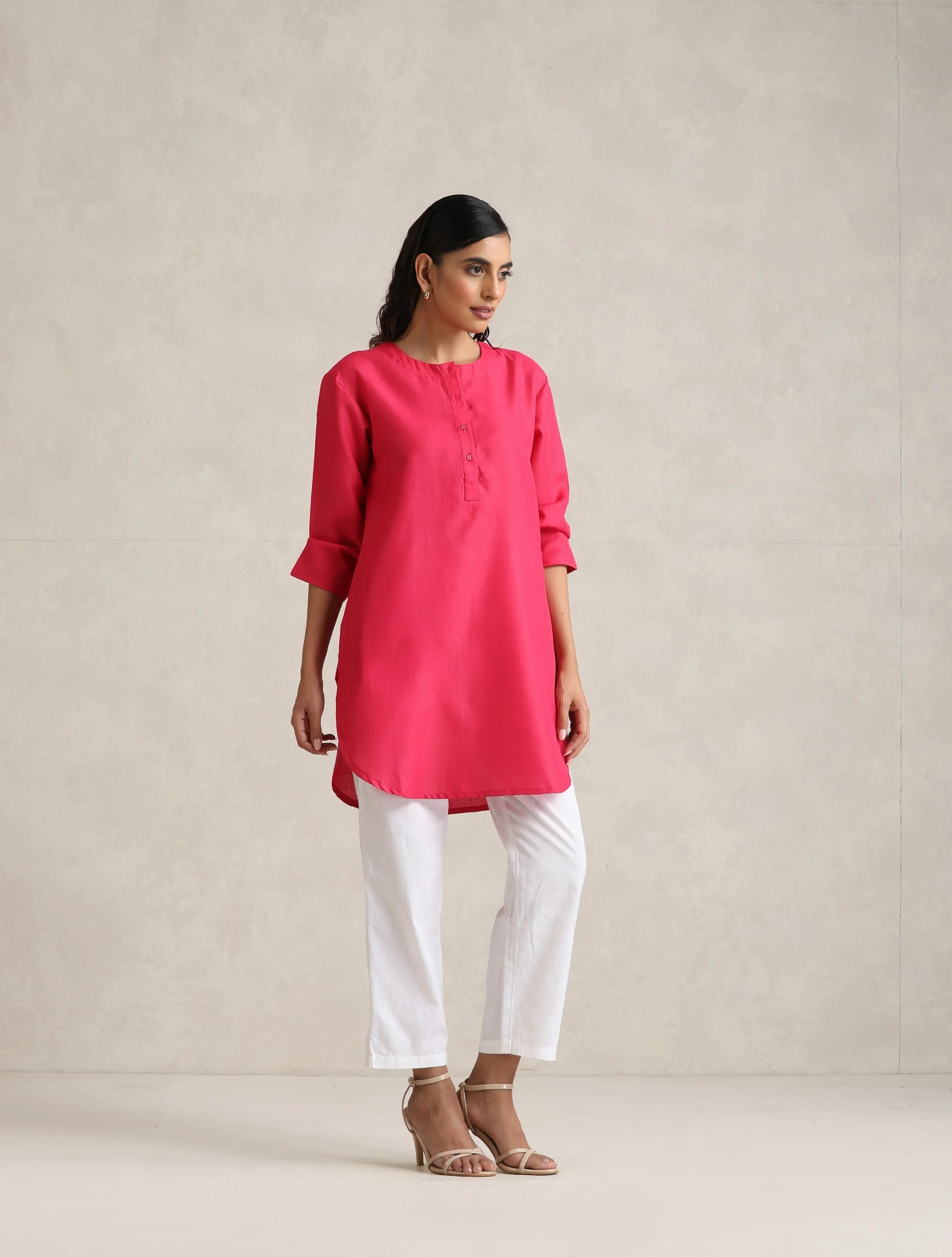 trueBrowns Fuchsia Cotton Blend Short Kurta | Swadesiicart