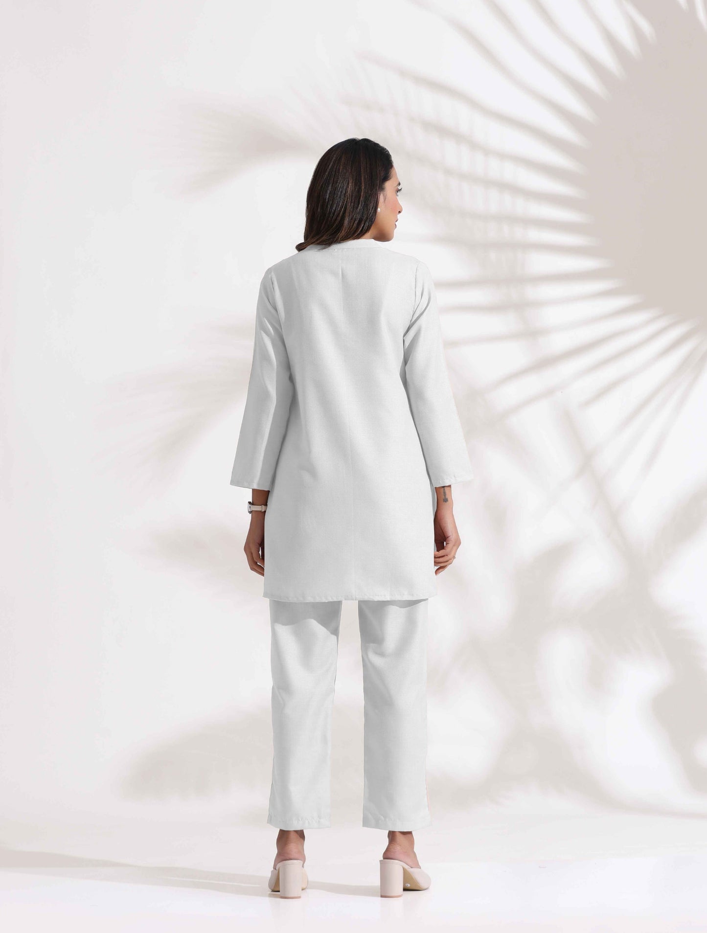 trueBrowns White Cotton Blend Kurta Co-ord Set - Swadesiicart