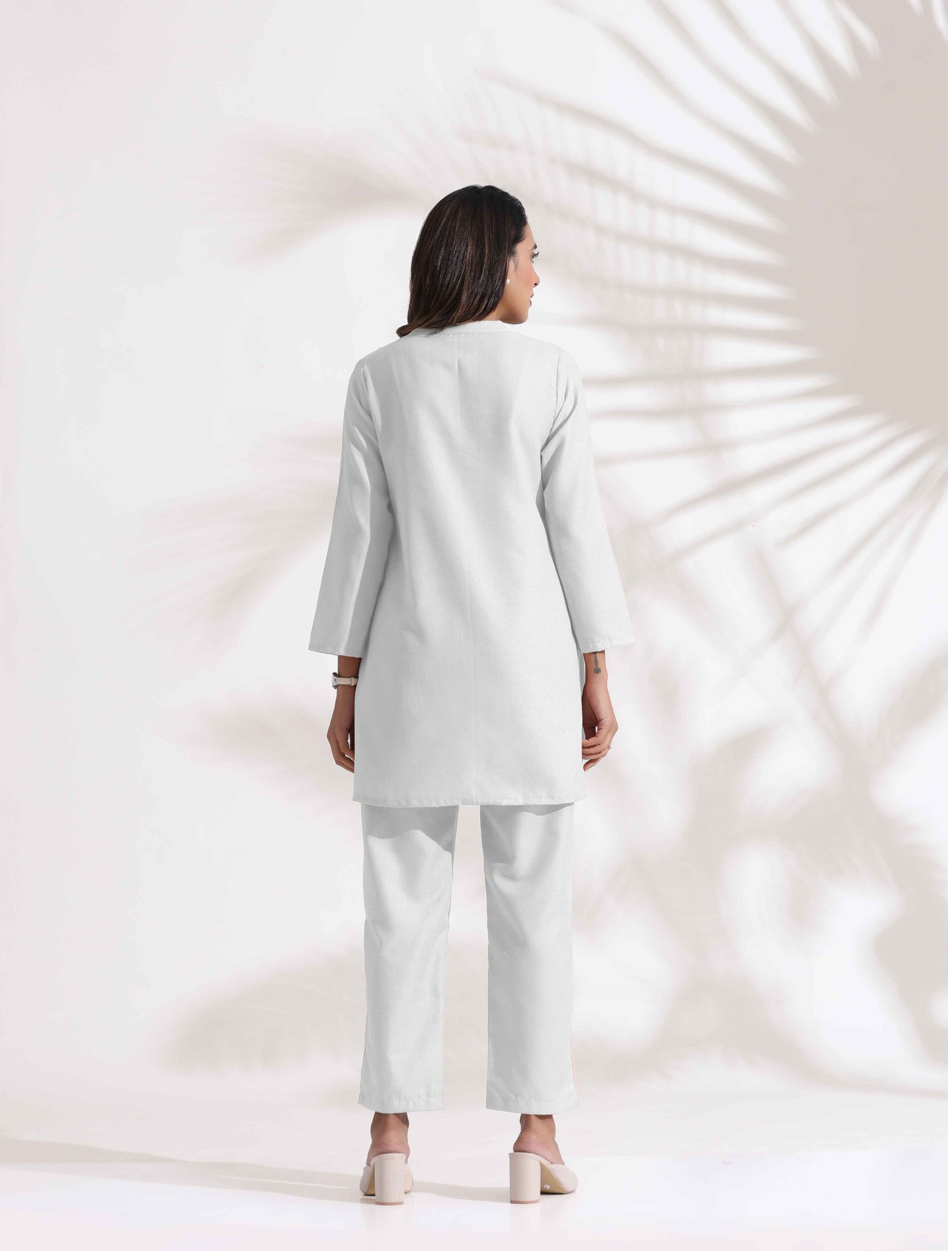 trueBrowns White Cotton Blend Kurta Co-ord Set - Swadesiicart