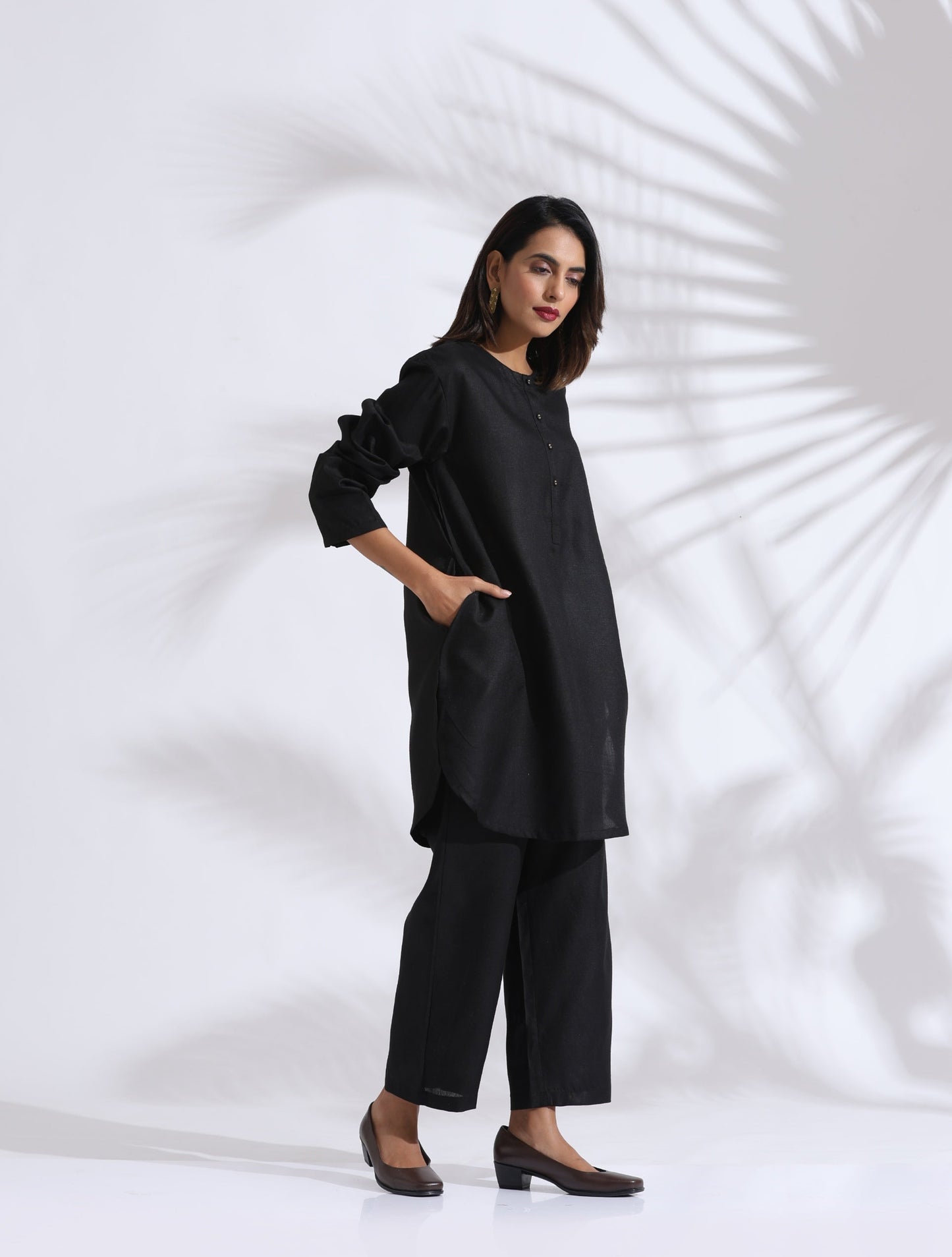 trueBrowns Black Slub Kurta Co-ord Set - Swadesiicart
