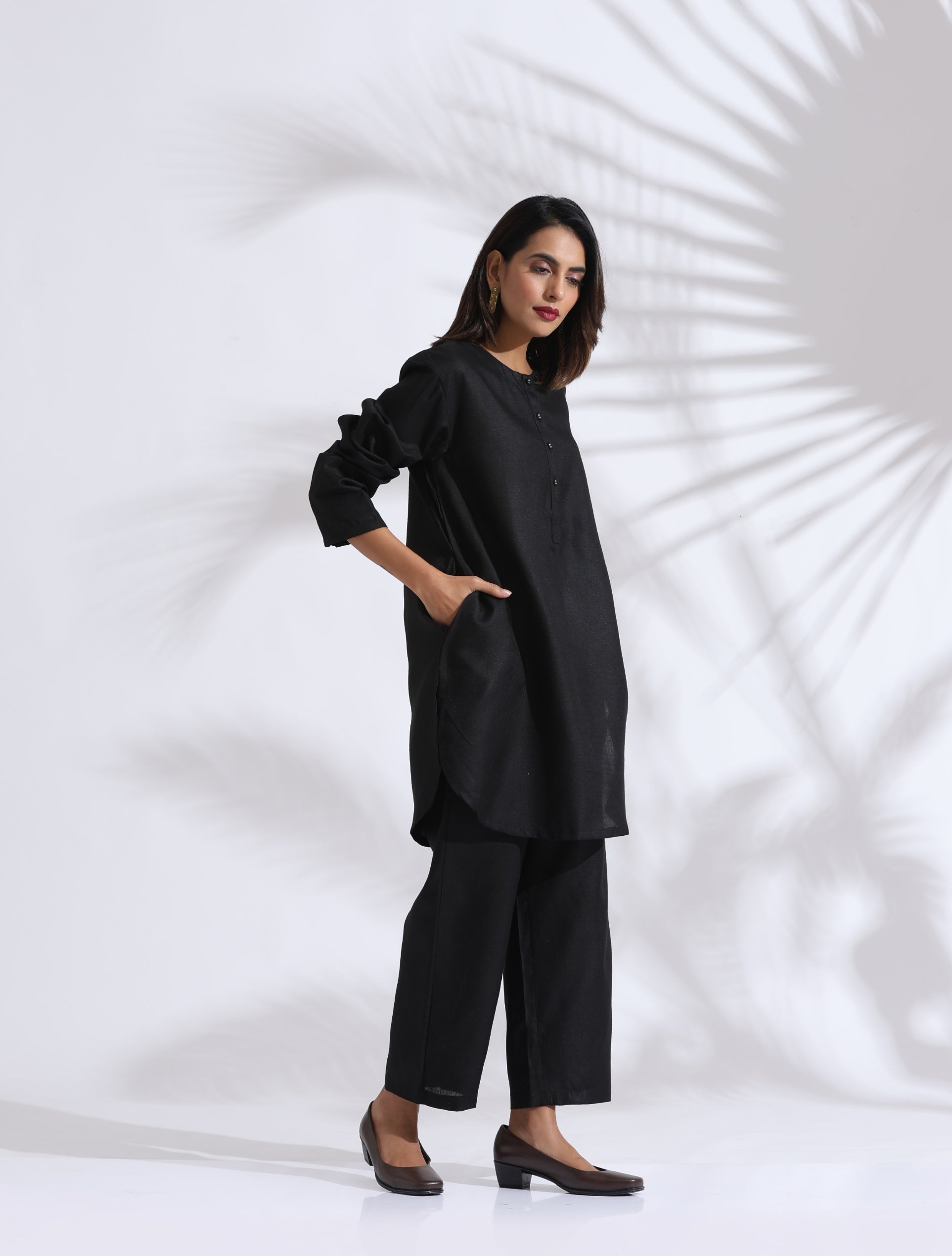 trueBrowns Black Slub Kurta Co-ord Set - Swadesiicart