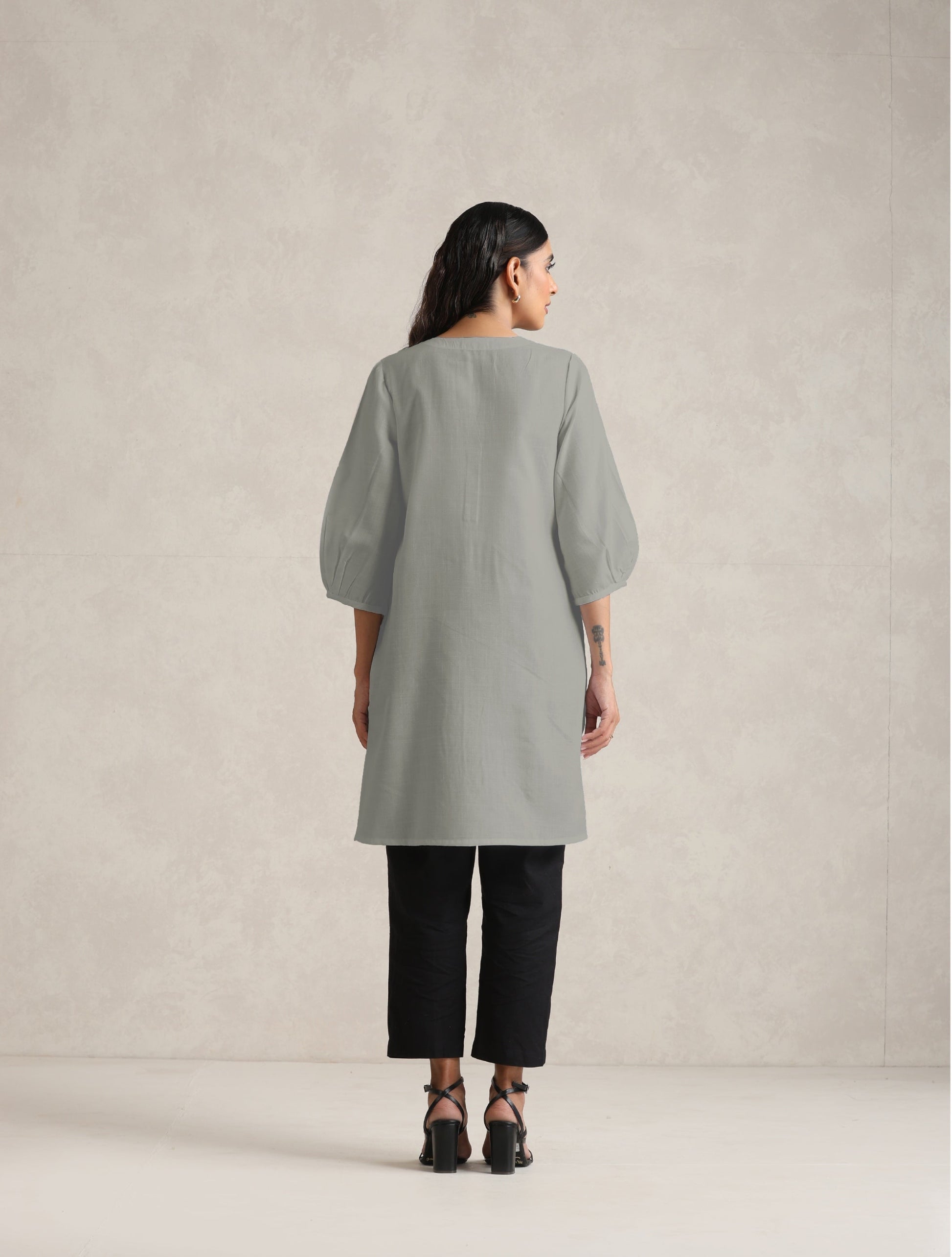 trueBrowns Grey Cotton Blend Short Kurta | Swadesiicart