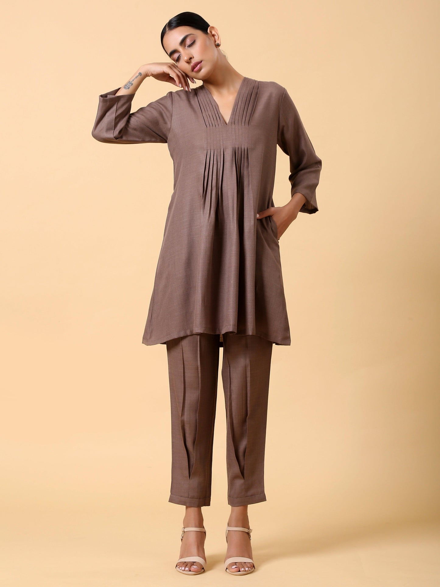 trueBrowns Cotton Linen Burnt Brown Pleated Co-Ord Set - Swadesiicart