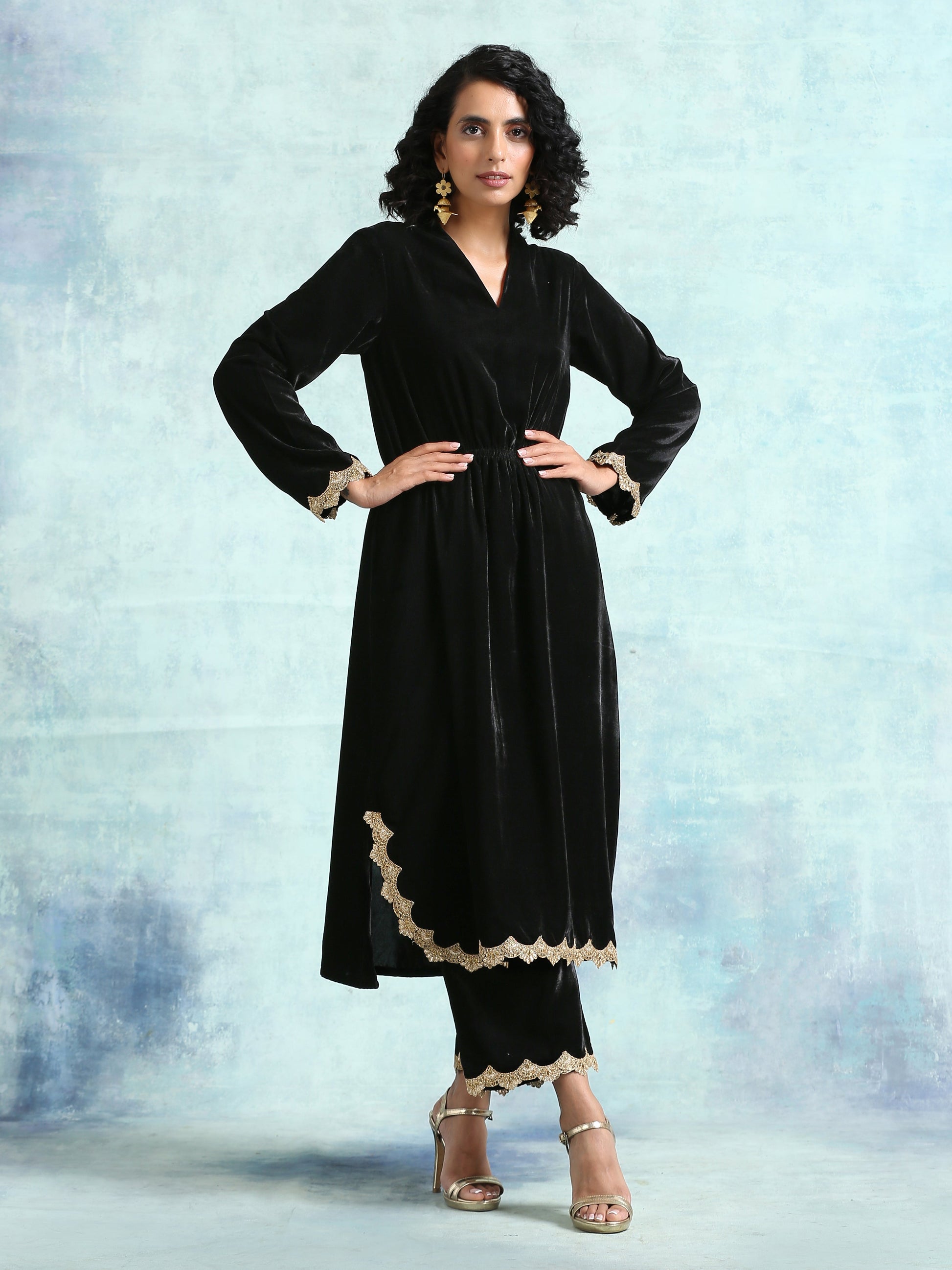 trueBrowns Black Velvet Lace Kurta | Swadesiicart