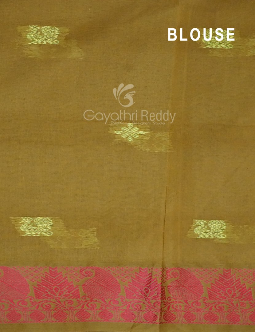 Kalanetha Shades of Red Rust Pure Kanchi Cotton Saree With Kanchi Traditional Border By Gayathri Reddy Designer Studio | Swadesiicart