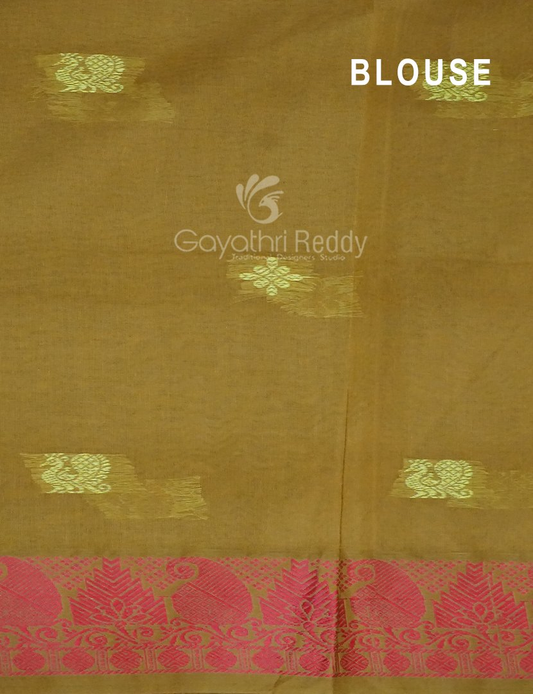 Kalanetha Shades of Red Rust Pure Kanchi Cotton Saree With Kanchi Traditional Border By Gayathri Reddy Designer Studio | Swadesiicart