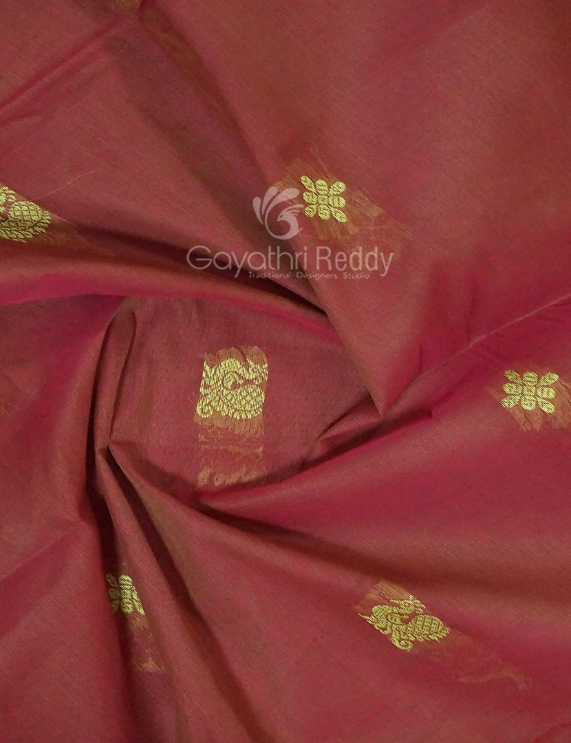 Kalanetha Shades of Red Rust Pure Kanchi Cotton Saree With Kanchi Traditional Border By Gayathri Reddy Designer Studio | Swadesiicart
