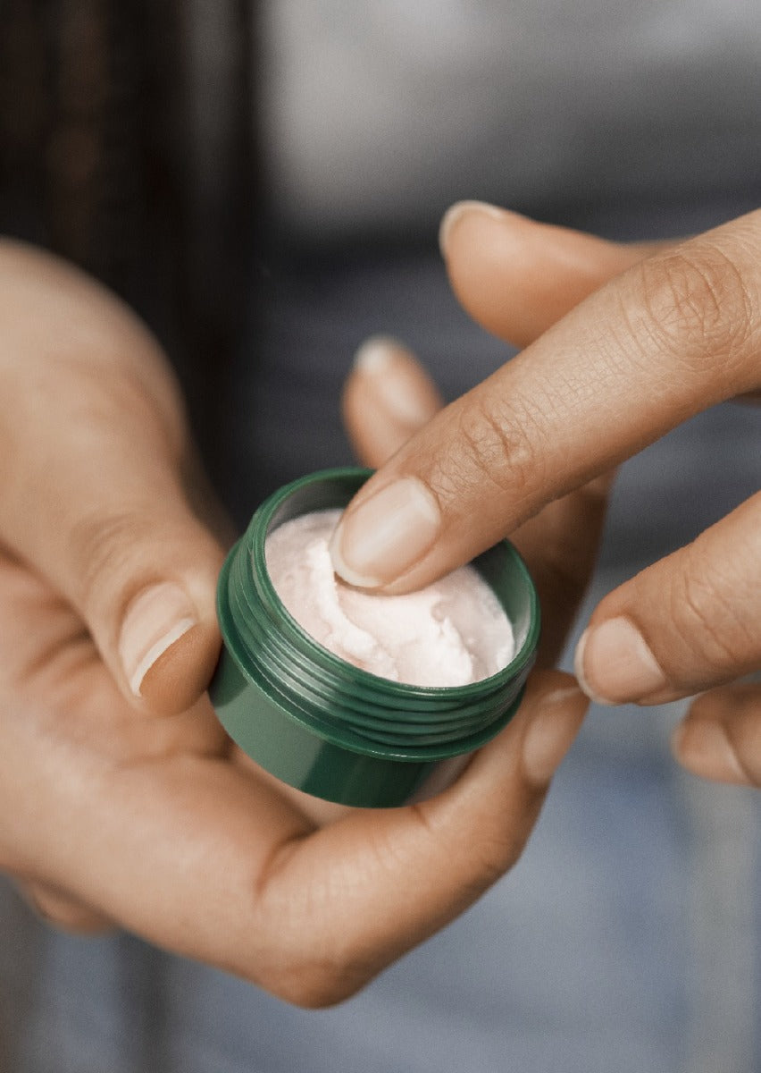 The Body Shop Strawberry Lip Butter | Swadesiicart