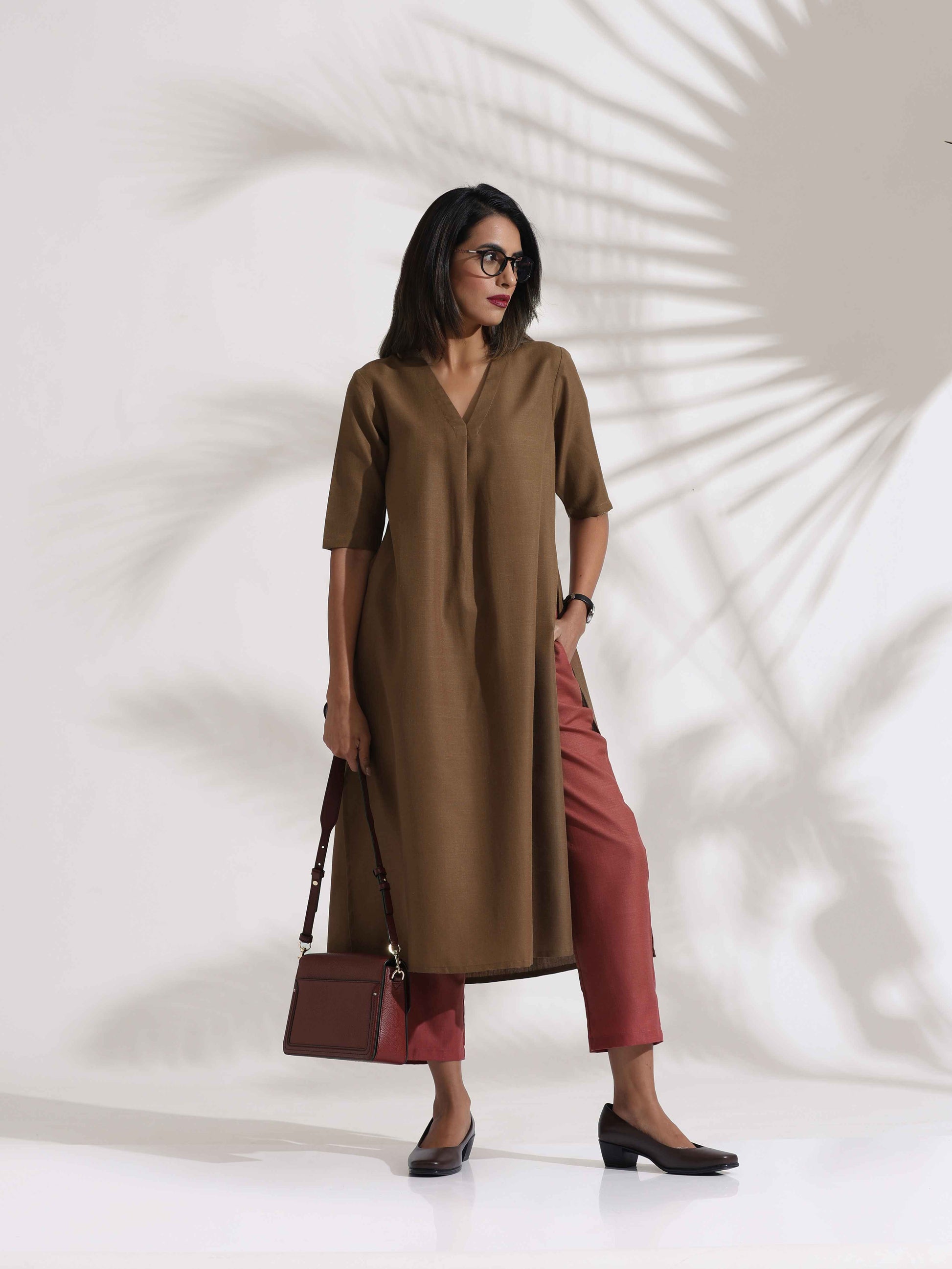 trueBrowns Brown Slub Highslit Kurta Set | Swadesiicart