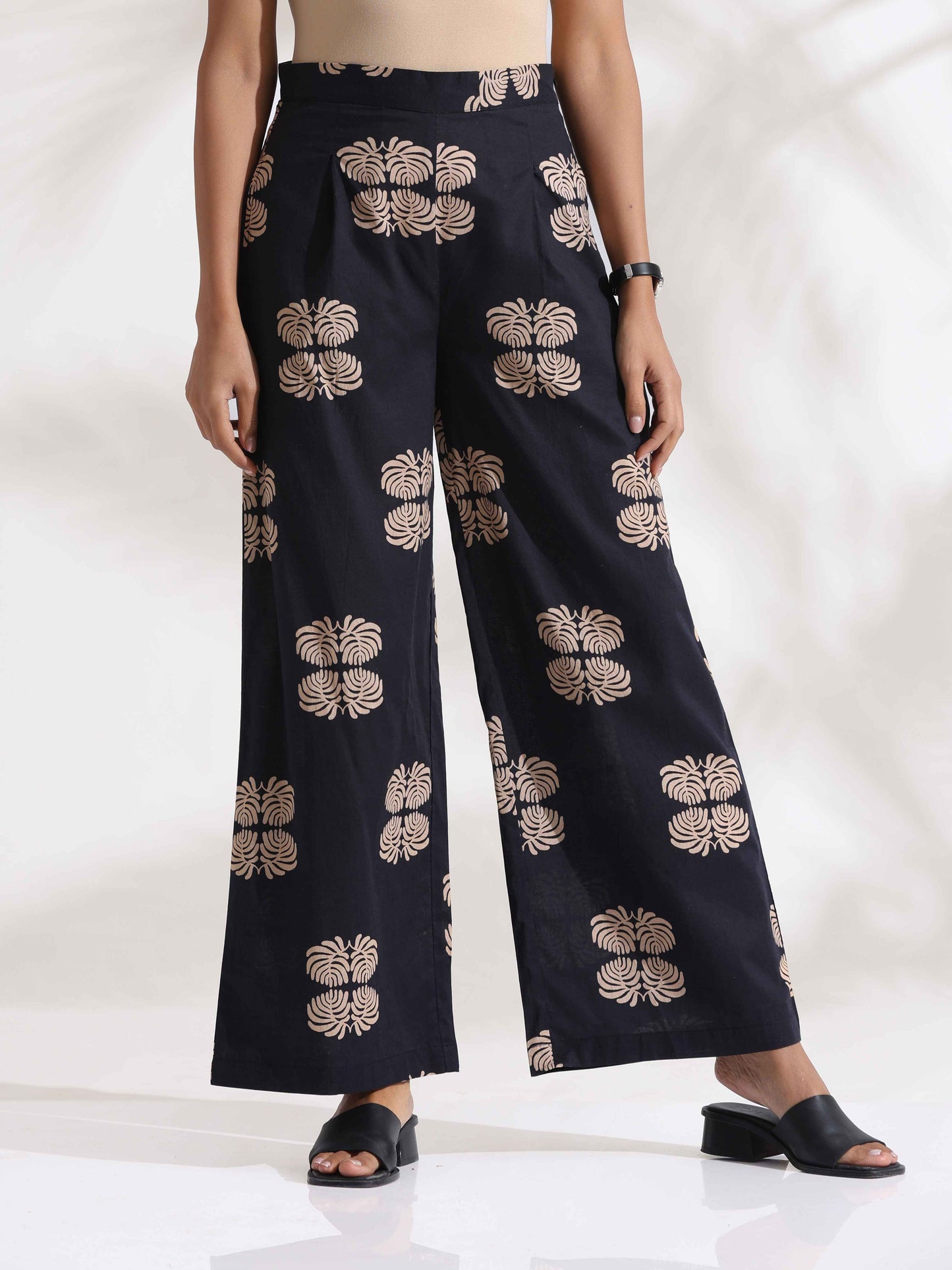 trueBrowns Black Cotton Print Top & Flared Pants Co-ord Set - Swadesiicart