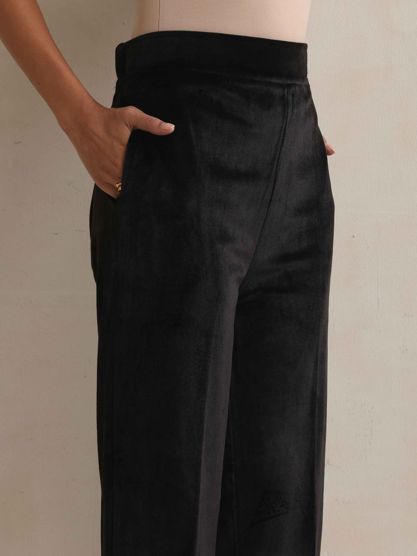 trueBrowns Black Velvet Geometric Embroidered Kurta Pant Dupatta Set | Swadesiicart