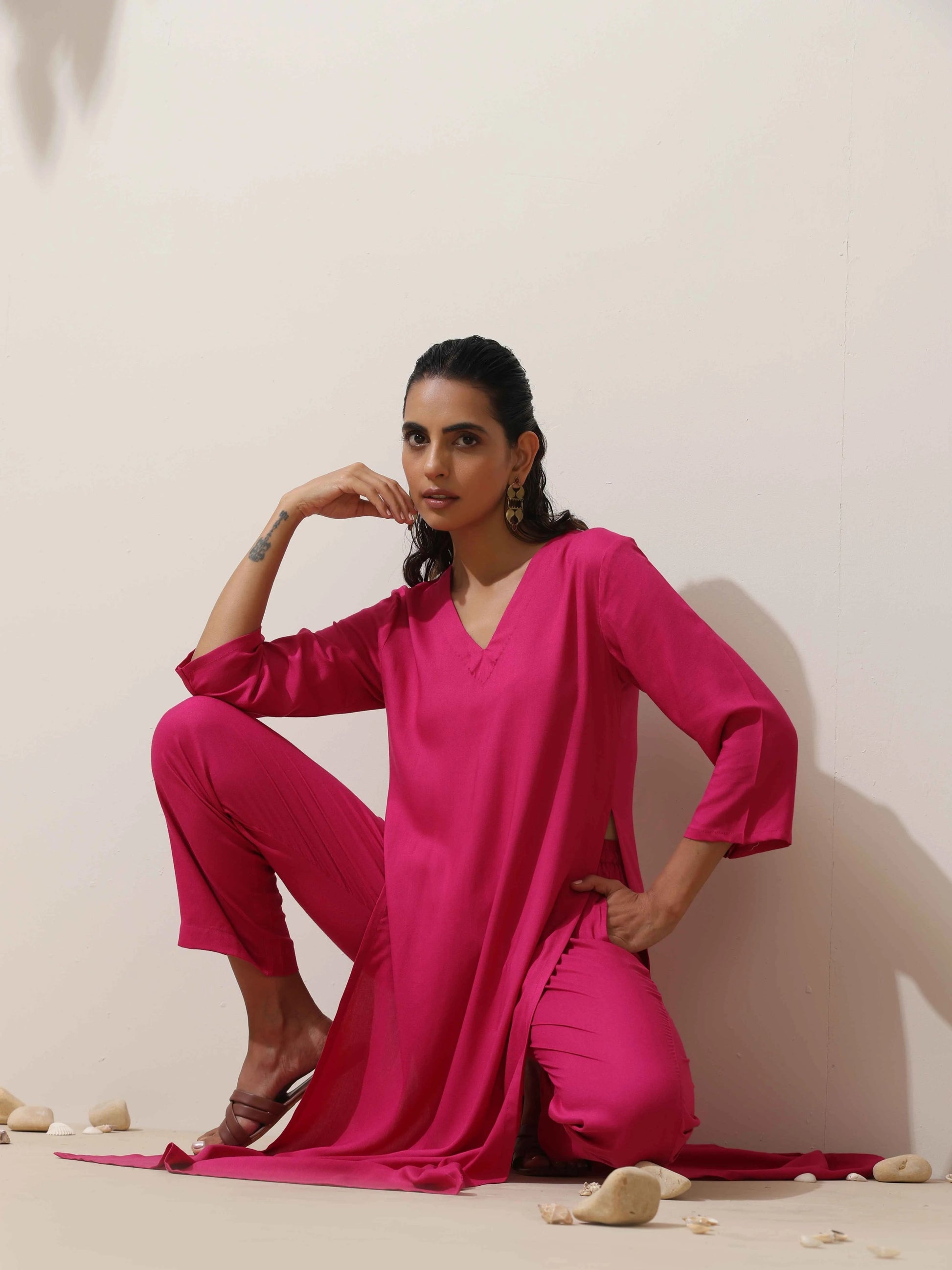 trueBrowns Pink Viscose Kurta Pant Set | Swadesiicart