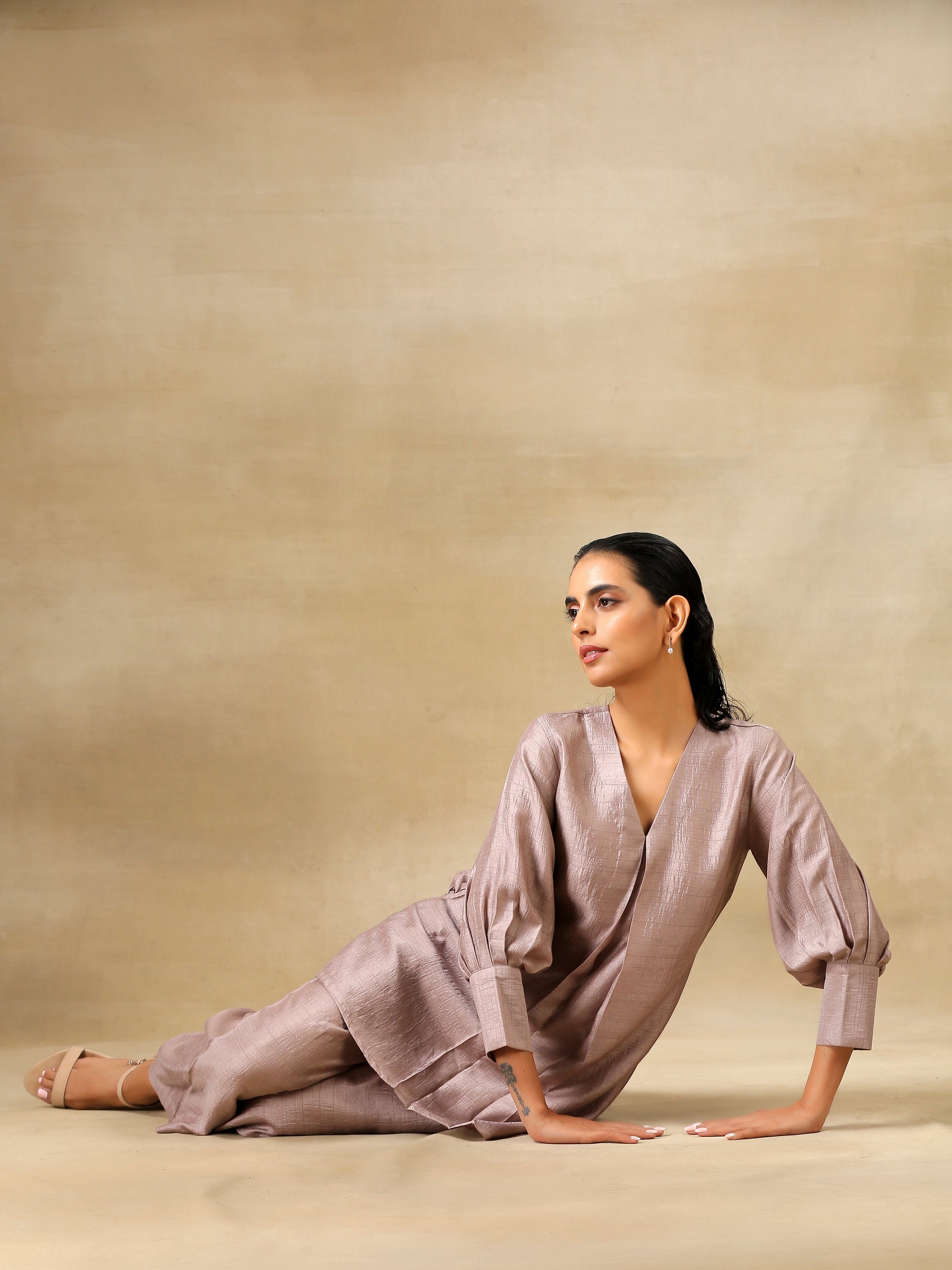 trueBrowns Grey Textured Silk Neck Pleat Co-Ord Set - Swadesiicart