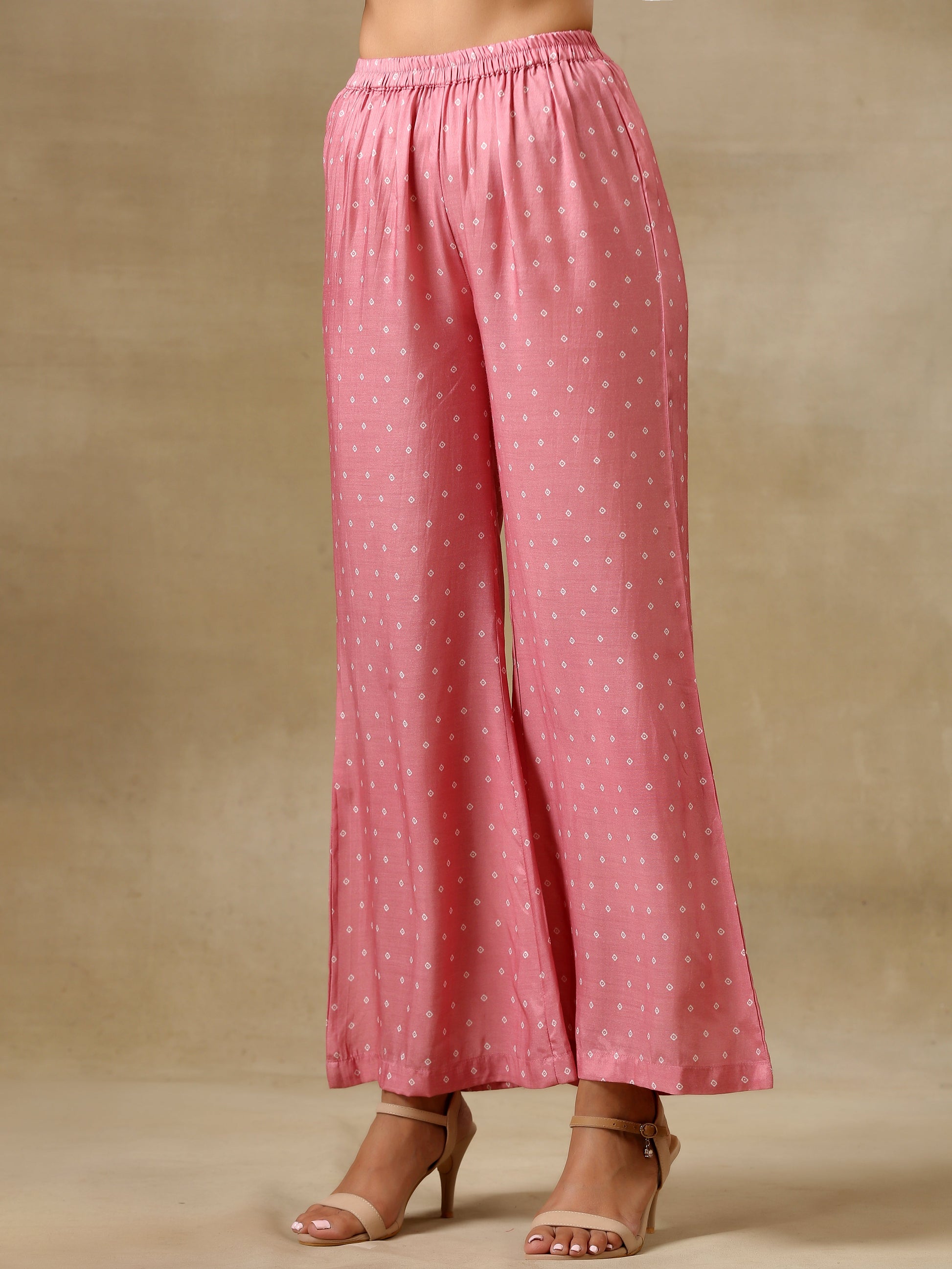 trueBrowns Light Mauve Bandhani Printed Silk Flared Kurta Pant Dupatta Set | Swadesiicart
