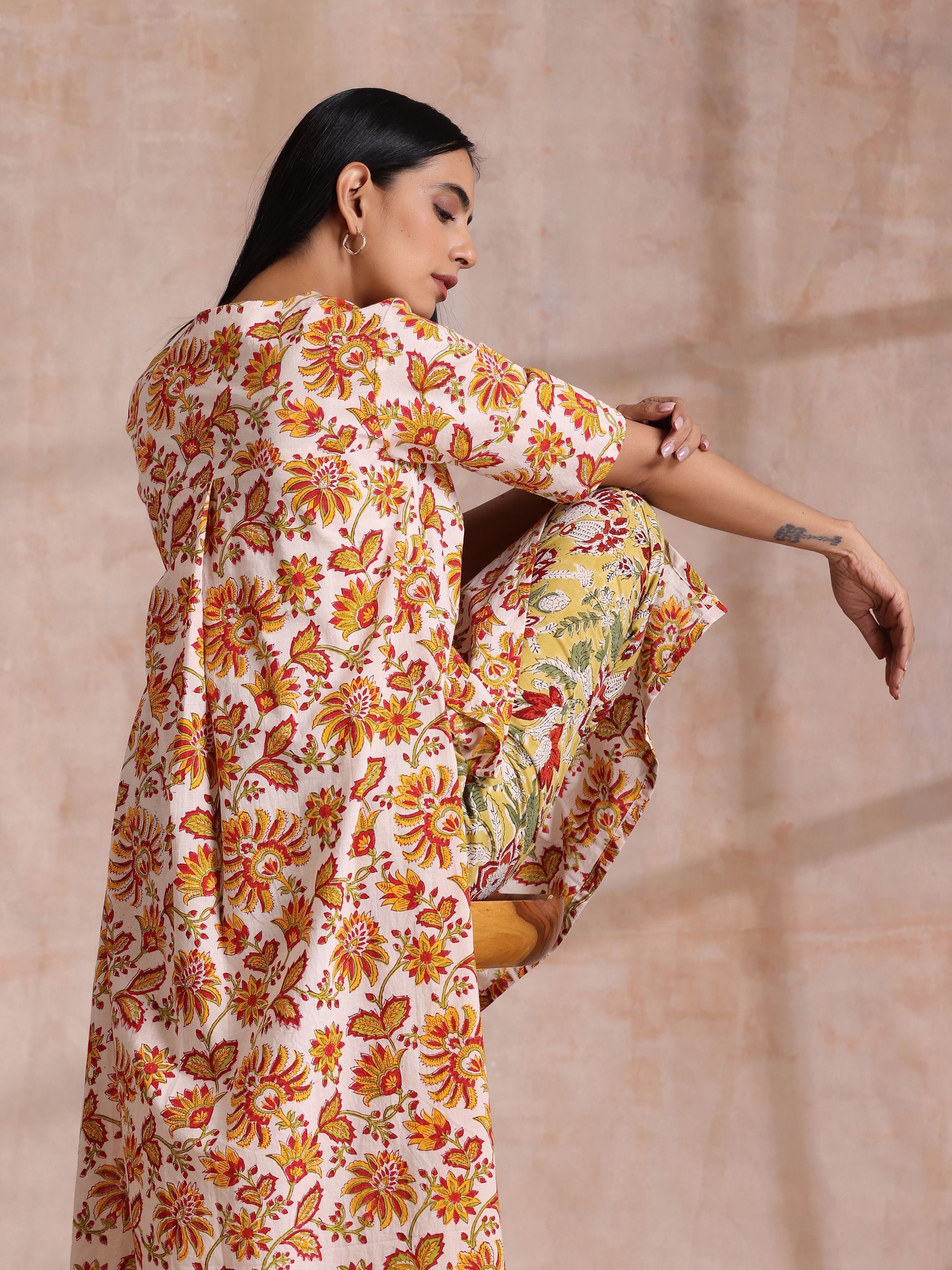 trueBrowns Red Overall Floral On White Cotton Block Print Kurta Pant Set | Swadesiicart