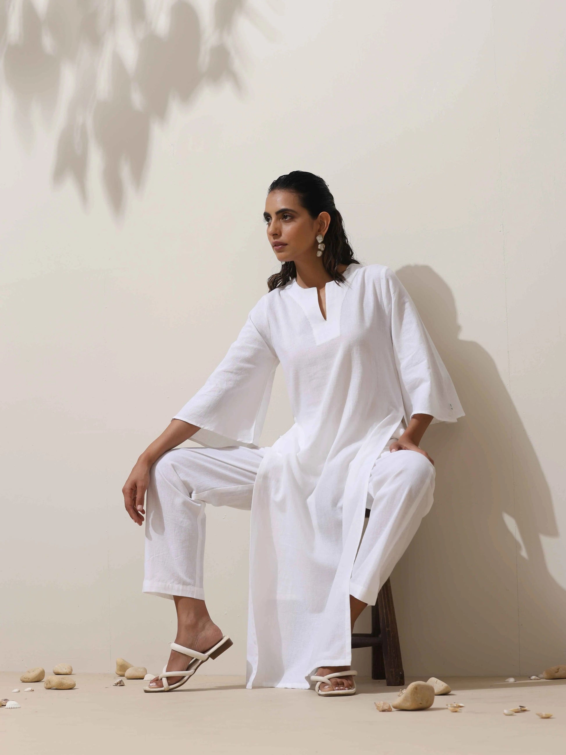 trueBrowns White Cotton Linen Kurta Pant Set | Swadesiicart
