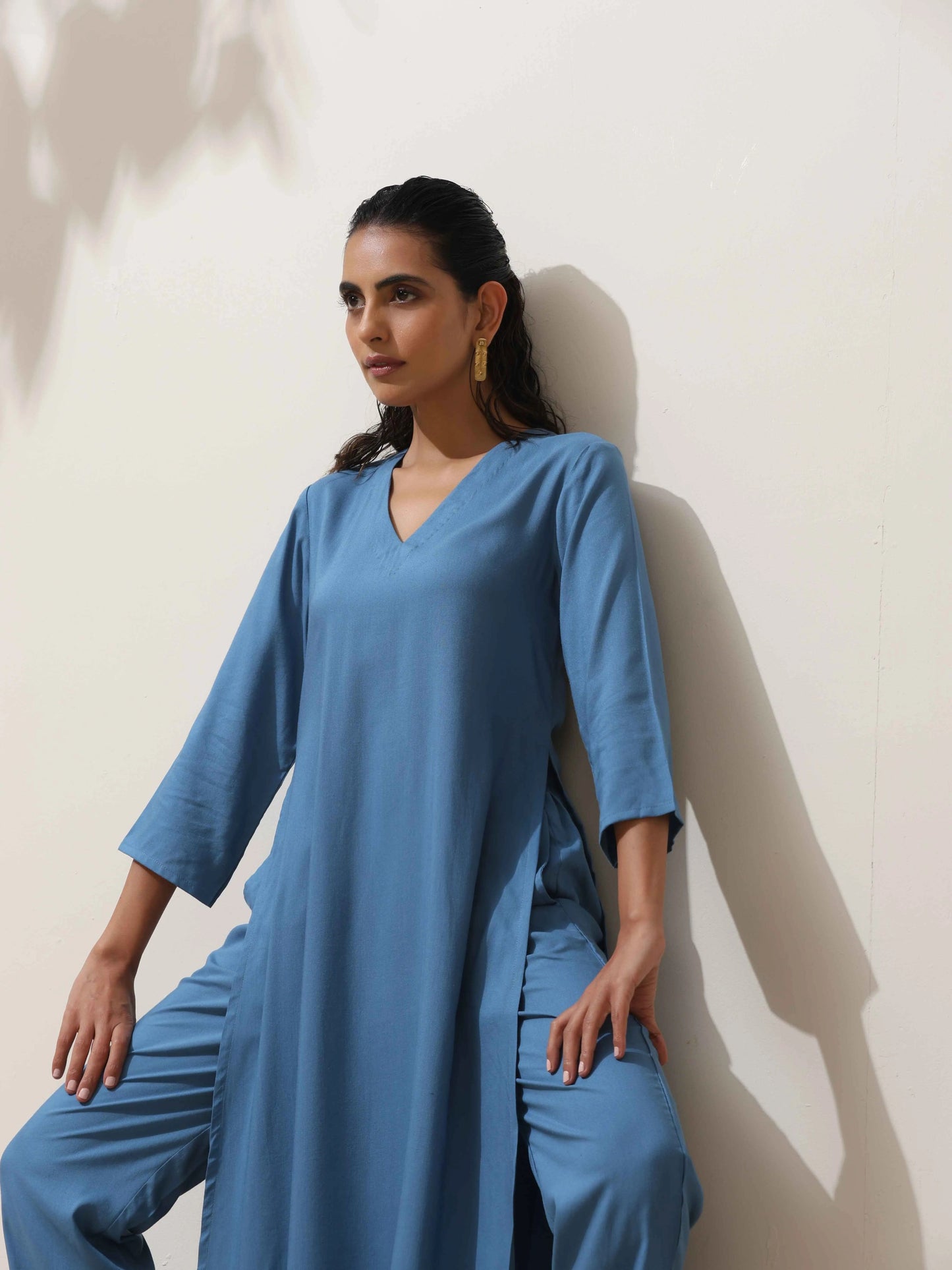 trueBrowns Blue Viscose Kurta Pant Set | Swadesiicart