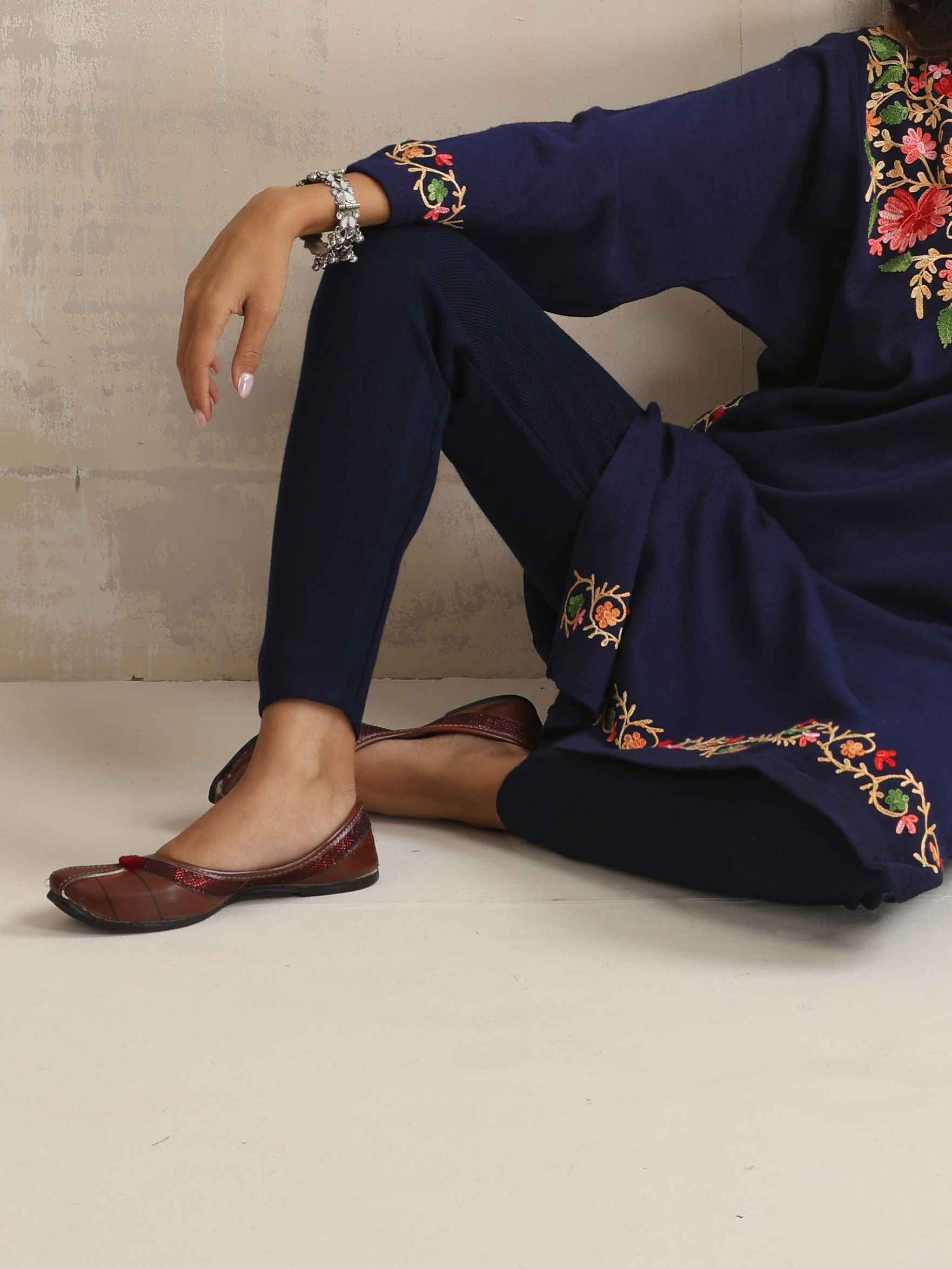 trueBrowns Blue Floral Embroidered Woollen Phiran Kurta | Swadesiicart