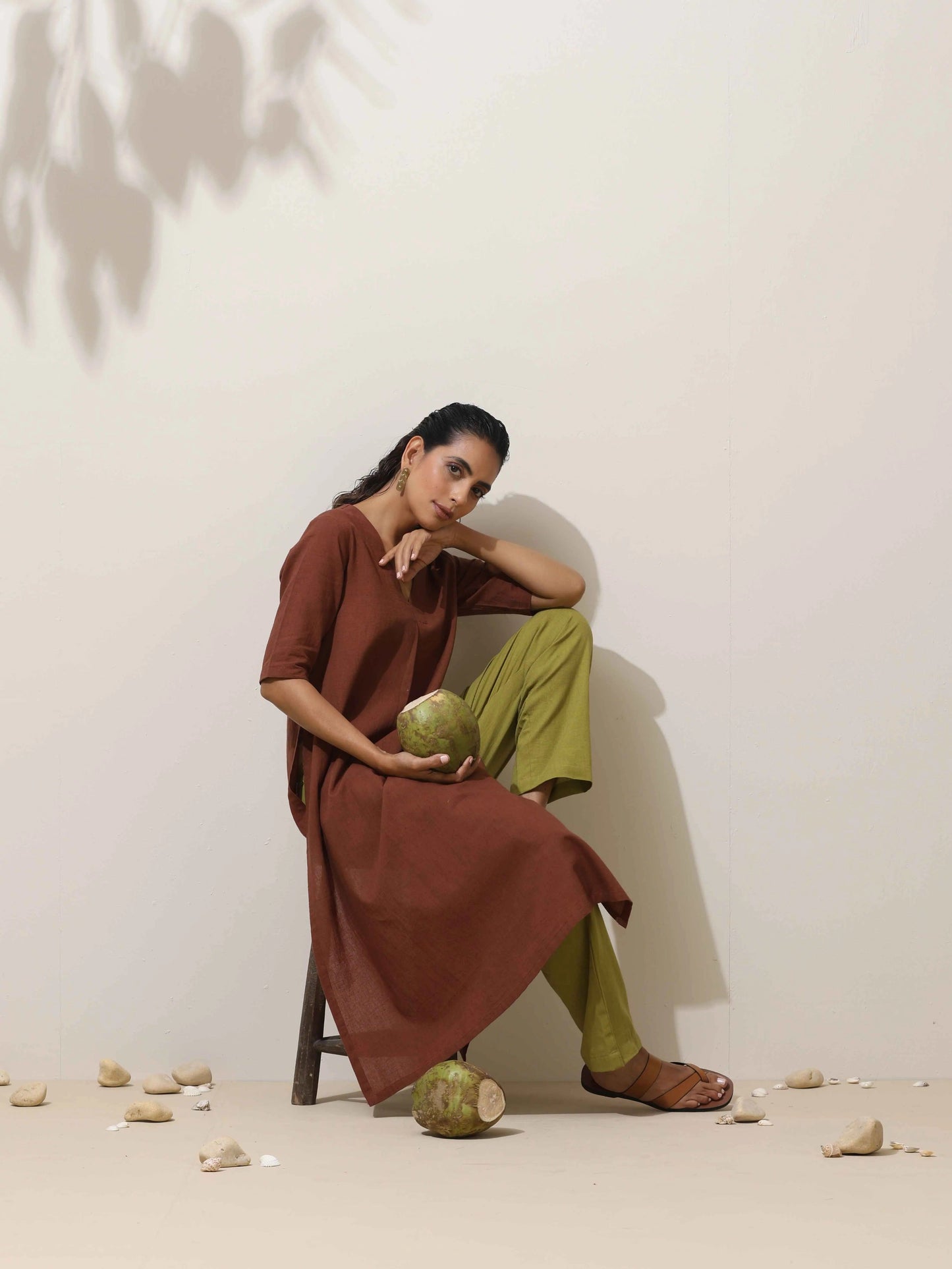 trueBrowns Brown Cotton Linen Kurta Pant Set | Swadesiicart