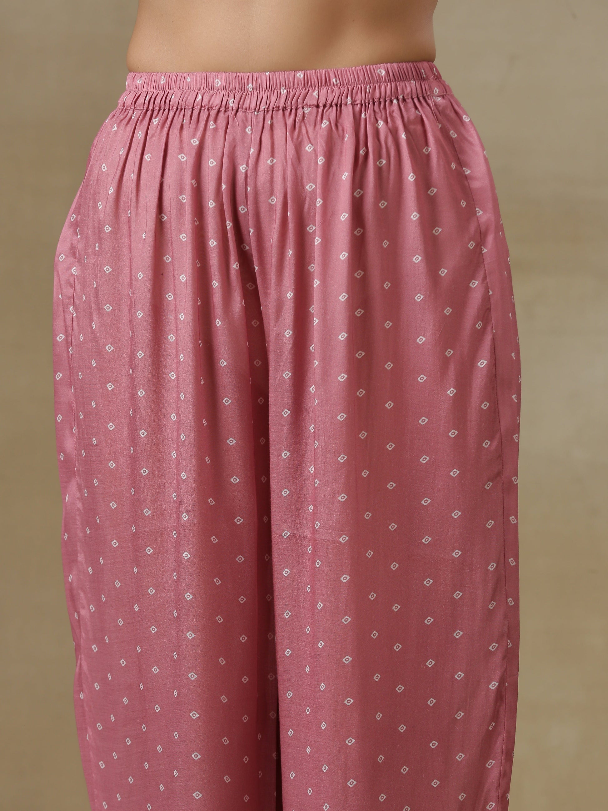 trueBrowns Light Mauve Bandhani Printed Silk Handkerchief Kurta Pant Set | Swadesiicart