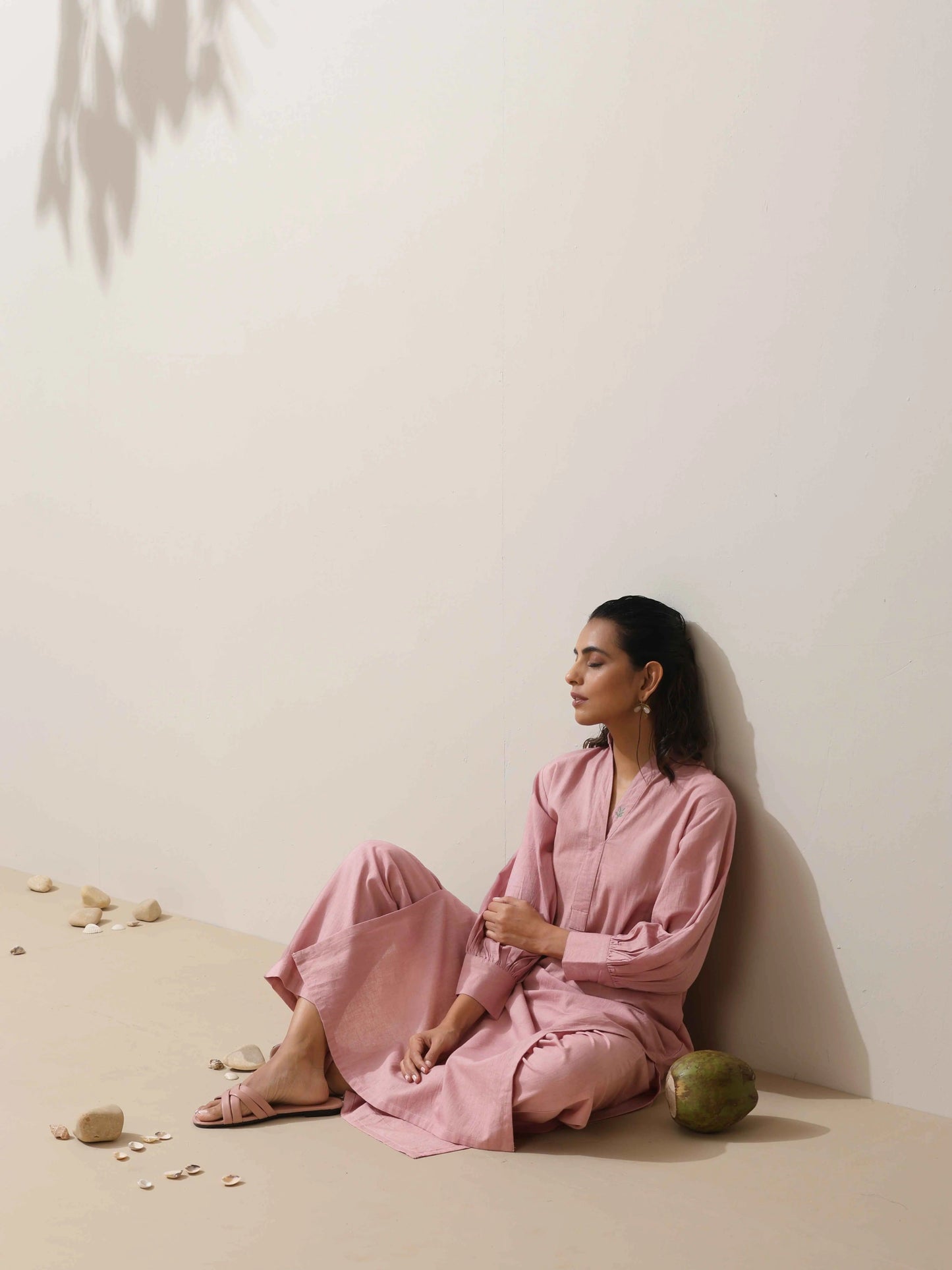 trueBrowns Pink Cotton Linen Kurta Pant Set | Swadesiicart
