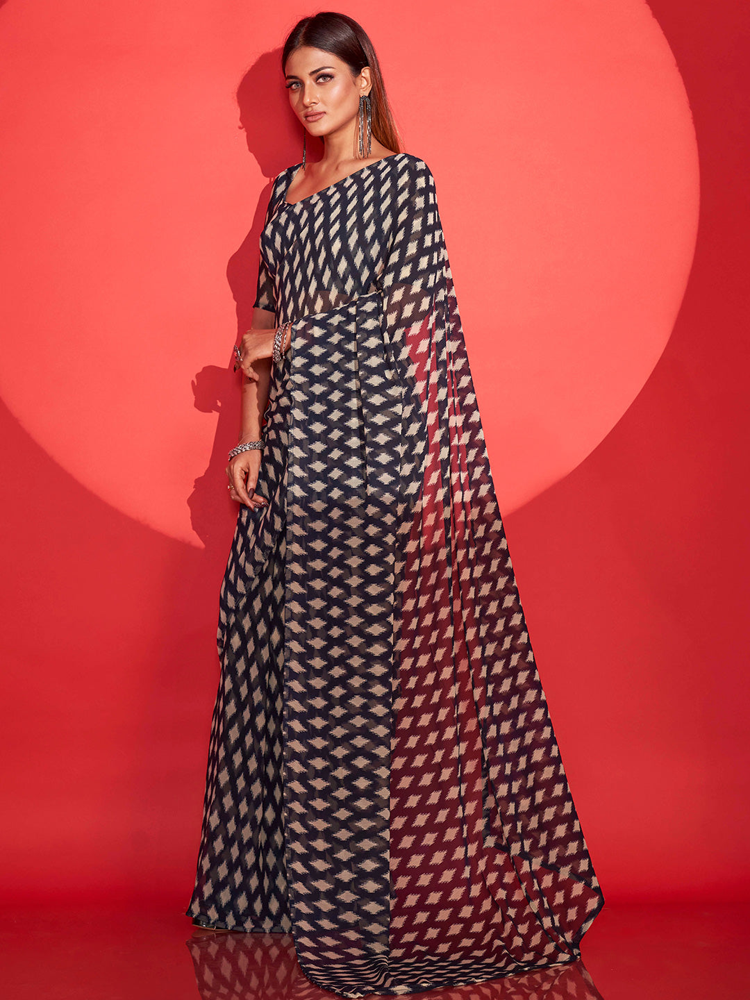 Tikhi Imli Geometric Printed Saree | Swadesiicart
