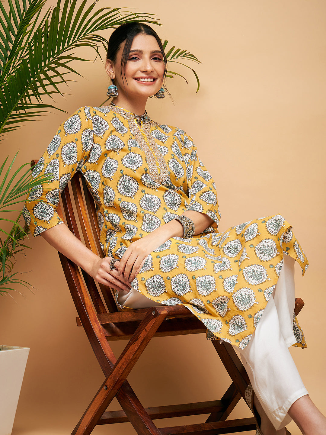InWeave Women's Sunset Boota Print Gota Straight Kurta Pant Set - Swadesiicart