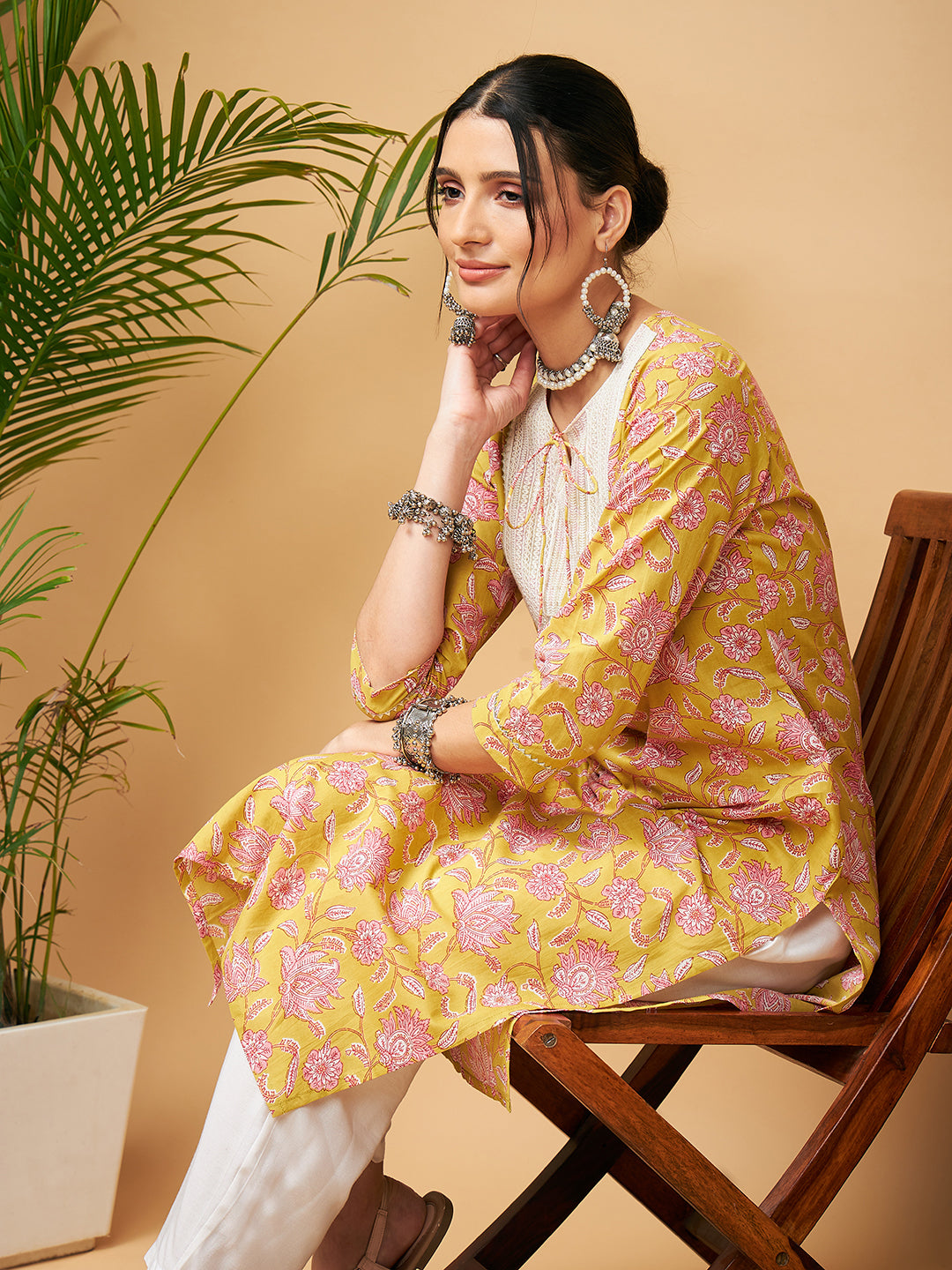 InWeave Women's Lime Pink Print Patch Cotton Straight Kurta - Swadesiicart