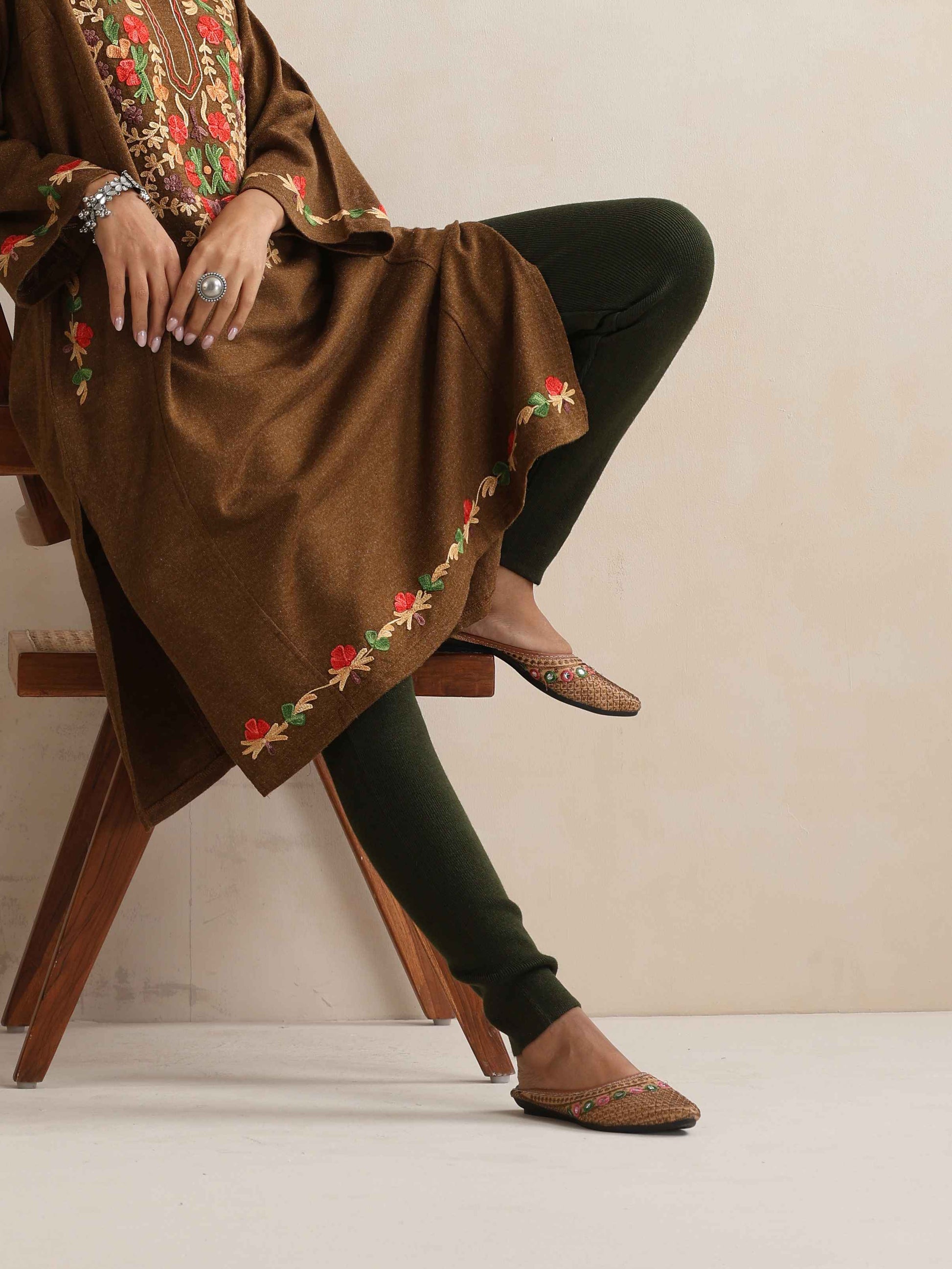 trueBrowns Brown Kashmiri Embroidered Woollen Phiran Kurta | Swadesiicart