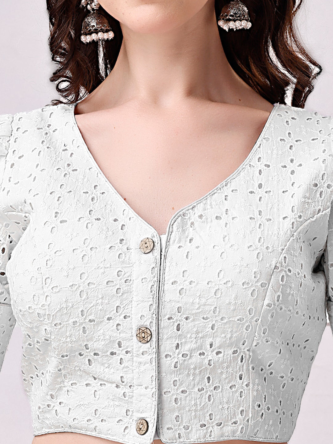 Tikhi Imli White Embroidered V-Neck Thread Work Detailed Cotton Saree Blouse | Swadesiicart
