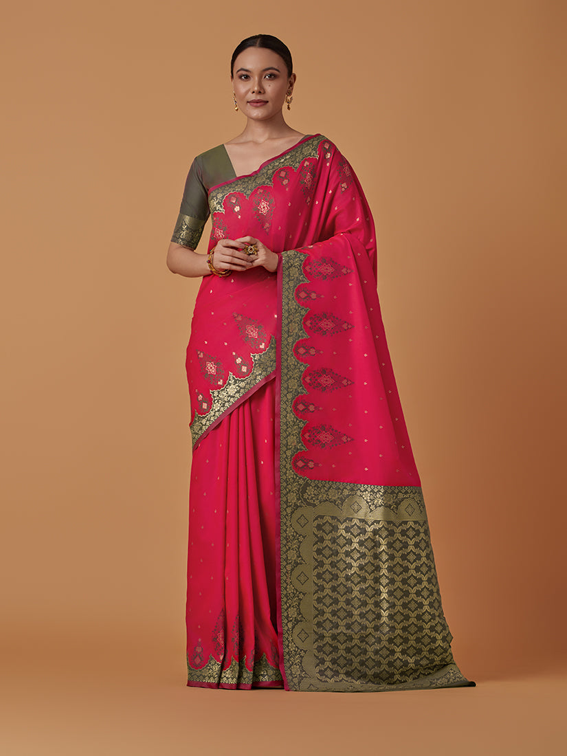 Monjolika Fashion Pink Banarasi Silk Blend SareeWith Zari Woven Rich Brocade Design | Swadesiicart
