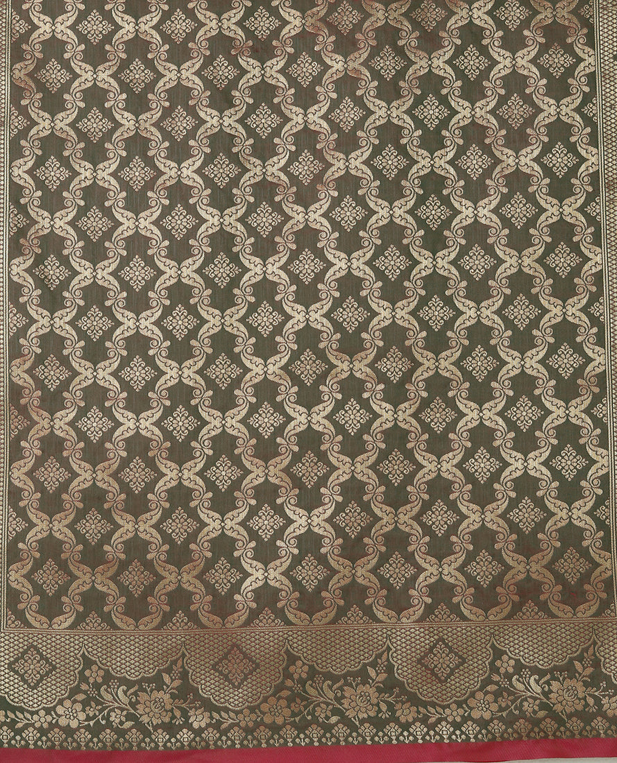 Monjolika Fashion Pink Banarasi Silk Blend SareeWith Zari Woven Rich Brocade Design | Swadesiicart