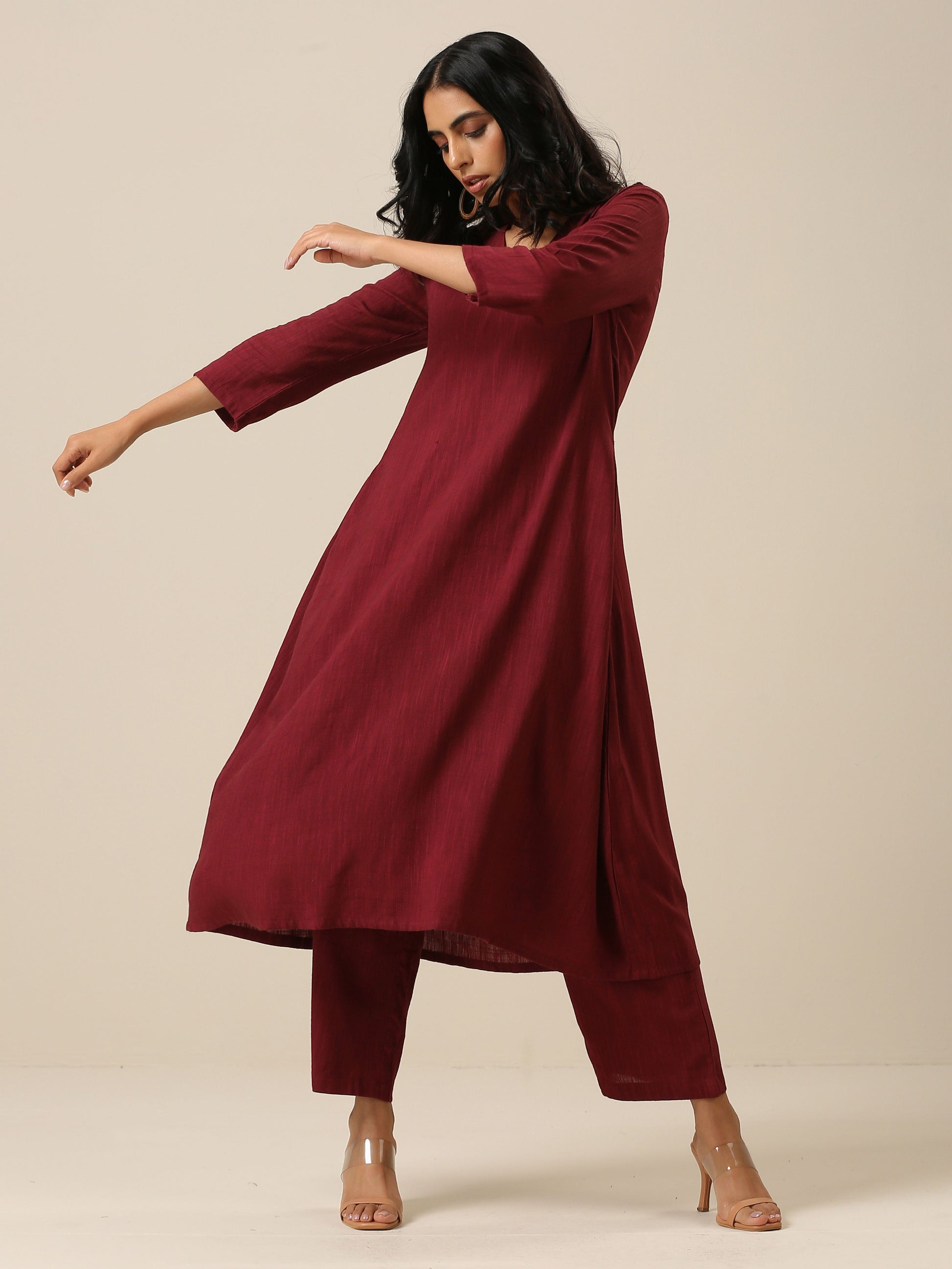 trueBrowns Ruby Wine Slub Texture Back Pleat Kurta Pant Set | Swadesiicart