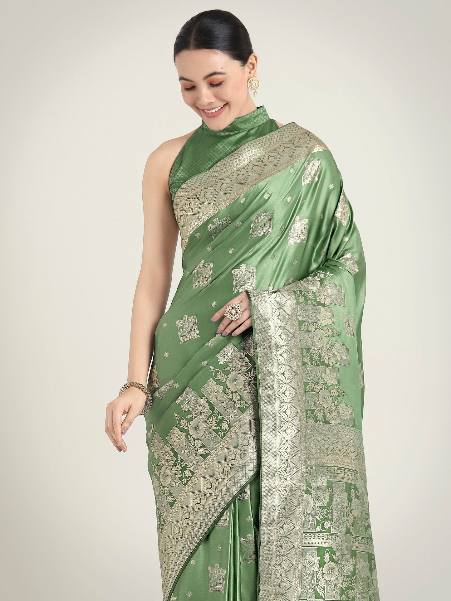 Monjolika Fashion Green Color Banarasi Satin Silk Zari Weaving Festival Saree | Swadesiicart