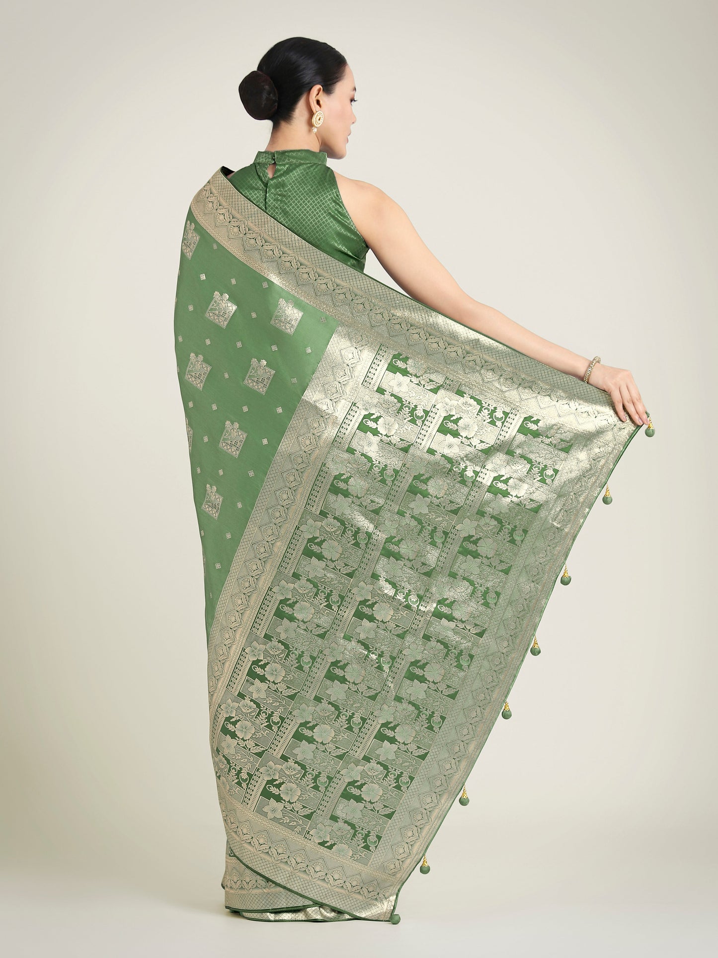 Monjolika Fashion Green Color Banarasi Satin Silk Zari Weaving Festival Saree | Swadesiicart
