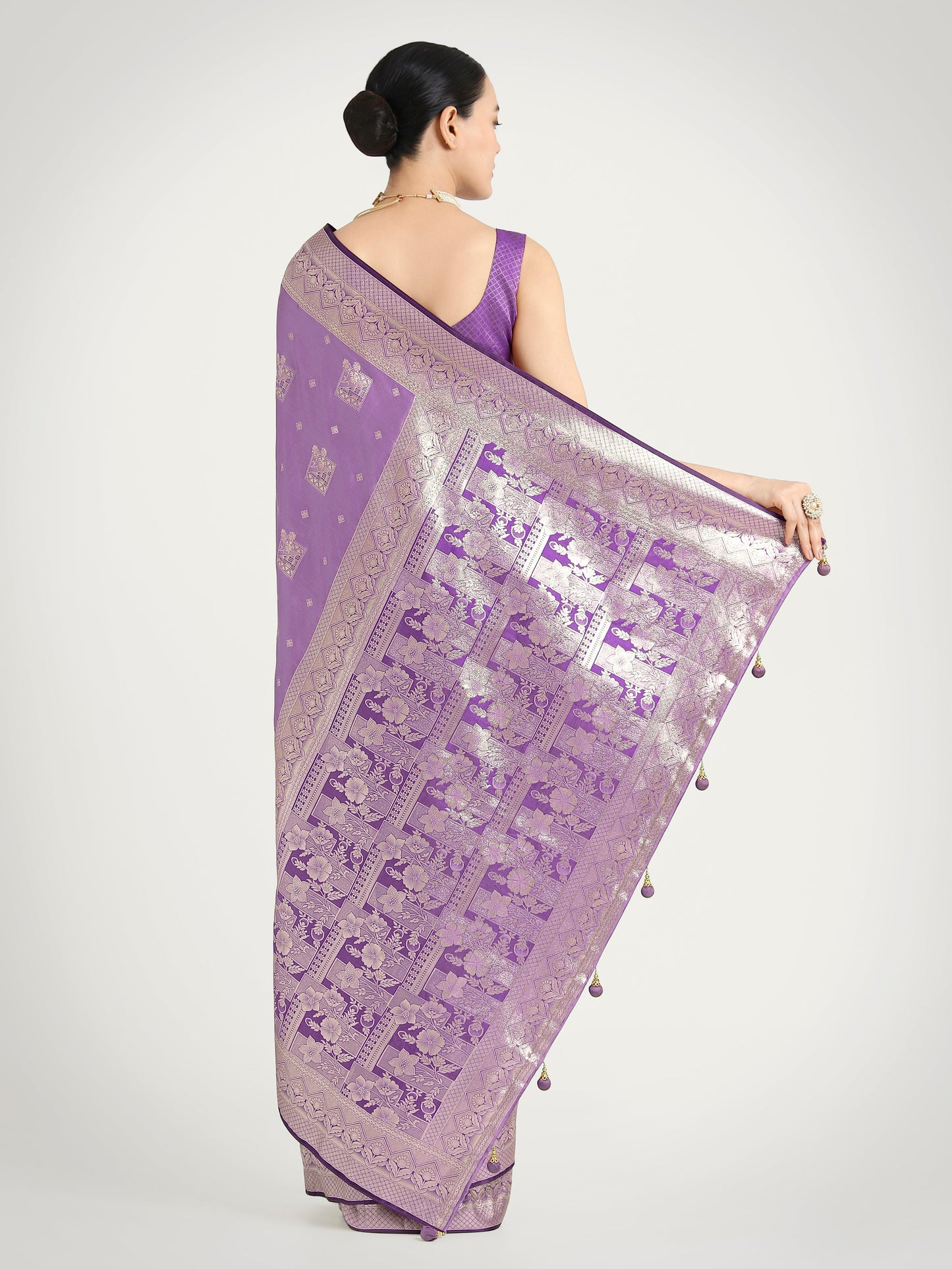 Monjolika Fashion Lavender Color Banarasi Satin Silk Zari Weaving Festival Saree | Swadesiicart