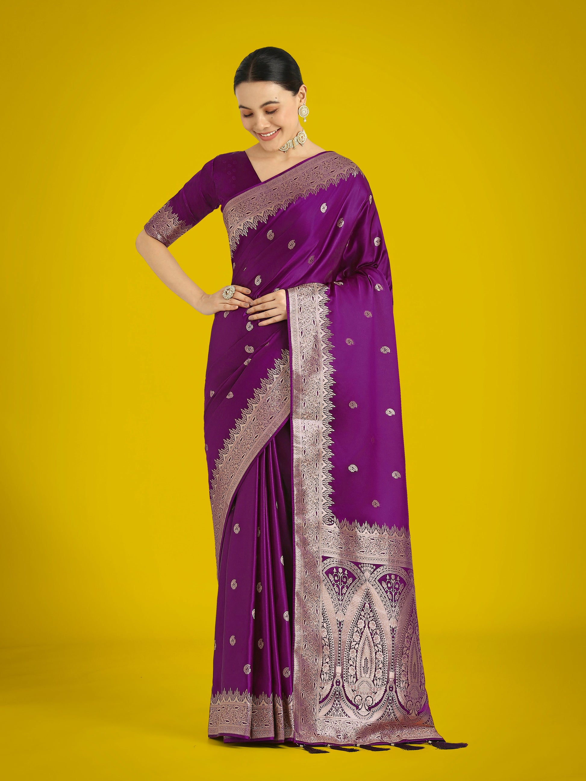 Monjolika Fashion Divine Purple Soft Banarasi Satin Silk Saree With Blouse Piece | Swadesiicart